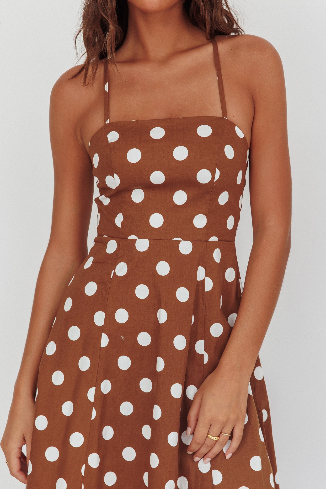 Second Glance Olga Criss-Cross Back Midi Dress Polka Dot Brown - S Second Glance Olga Criss-Cross Back Midi Dress Polka Dot Brown - S