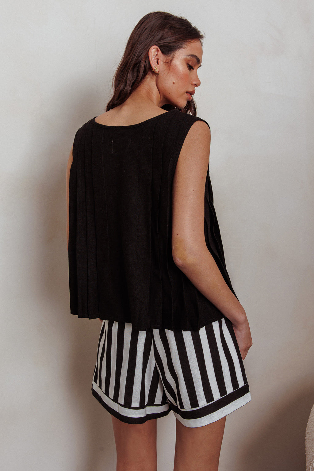 Bettino High-Waisted Shorts Stripe Black/White by Selfie Leslie