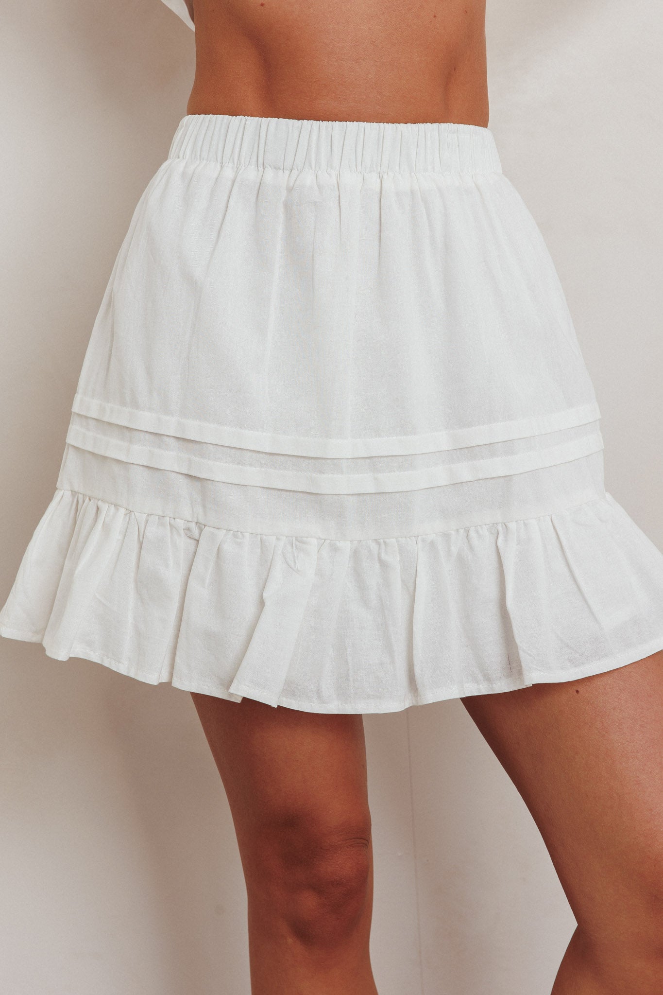 Danessa Frill Hem Pintuck Skirt White– Selfie Leslie