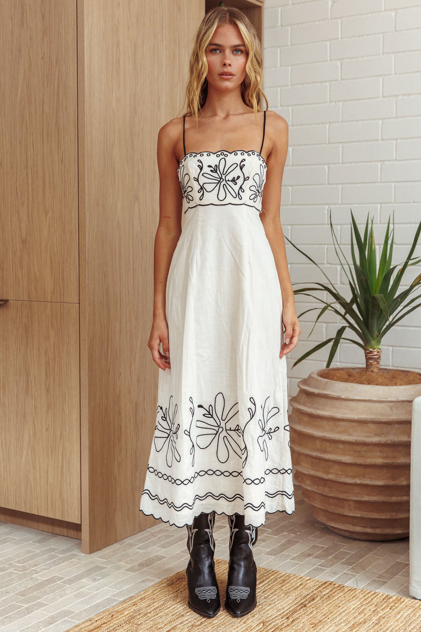 Mondo Scalloped Hem Maxi Dress Embroidered Oat by Selfie Leslie
