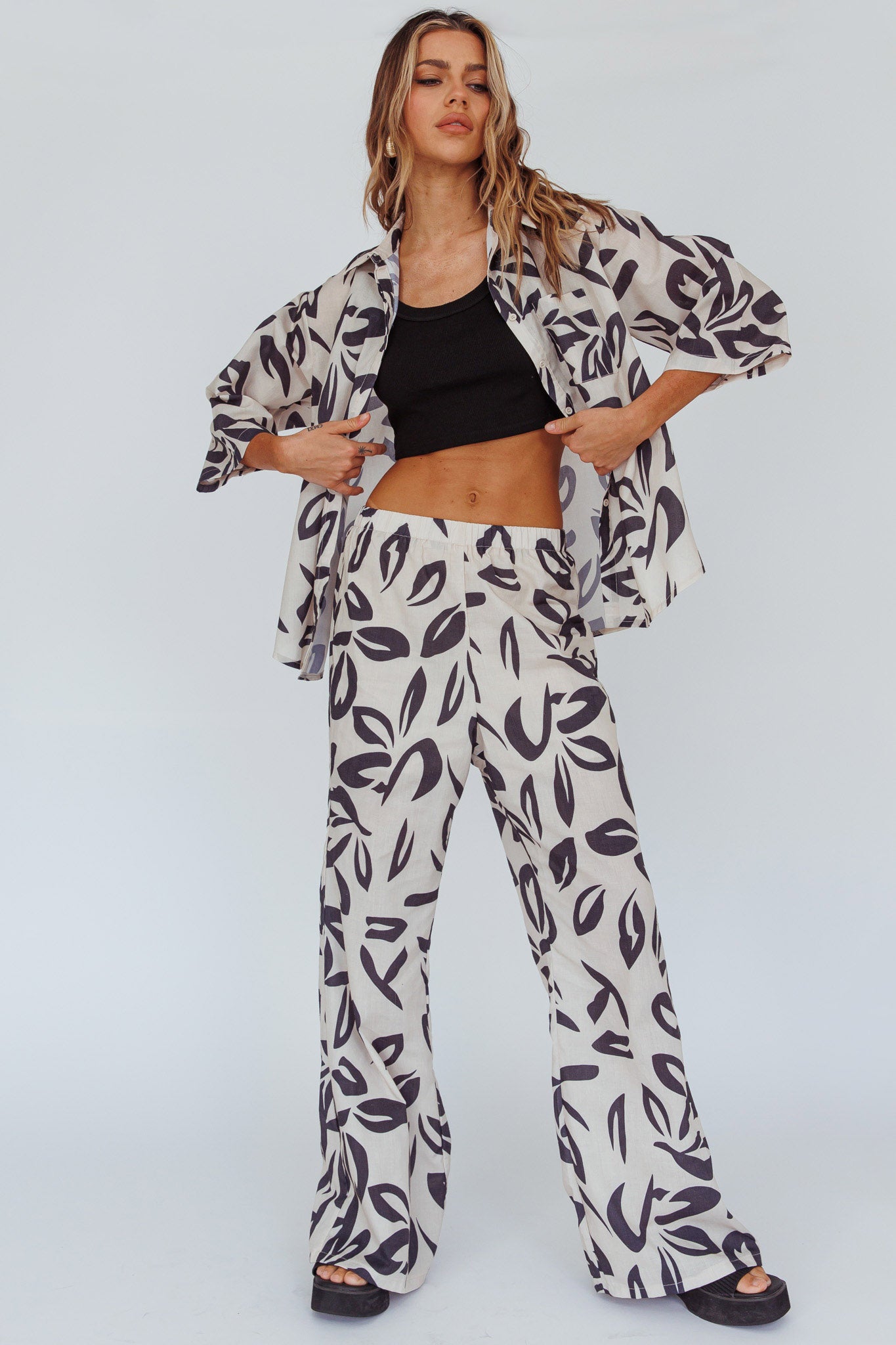Just A Hunch Pants Leaf Print Beige by Selfie Leslie