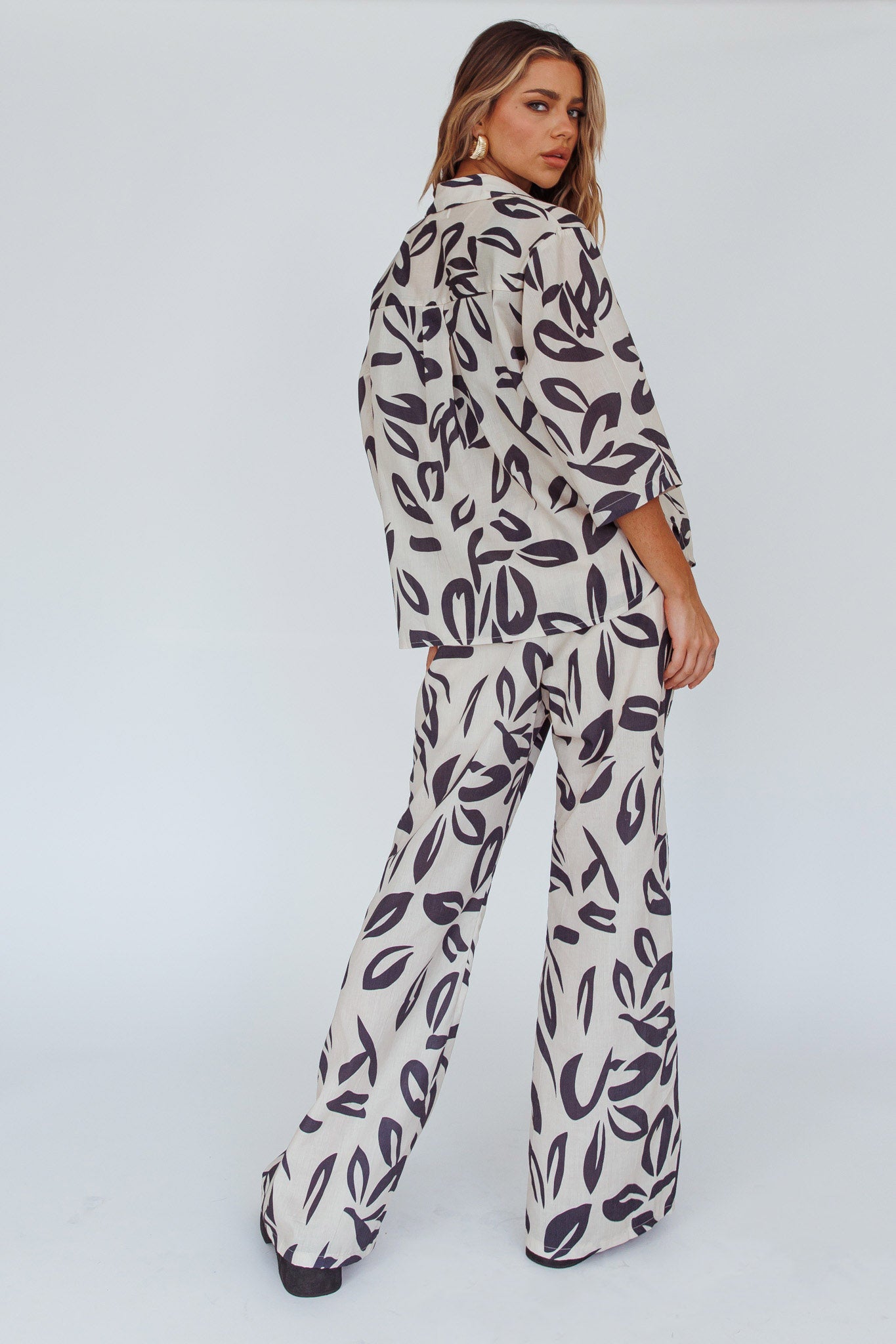 Just A Hunch Pants Leaf Print Beige by Selfie Leslie