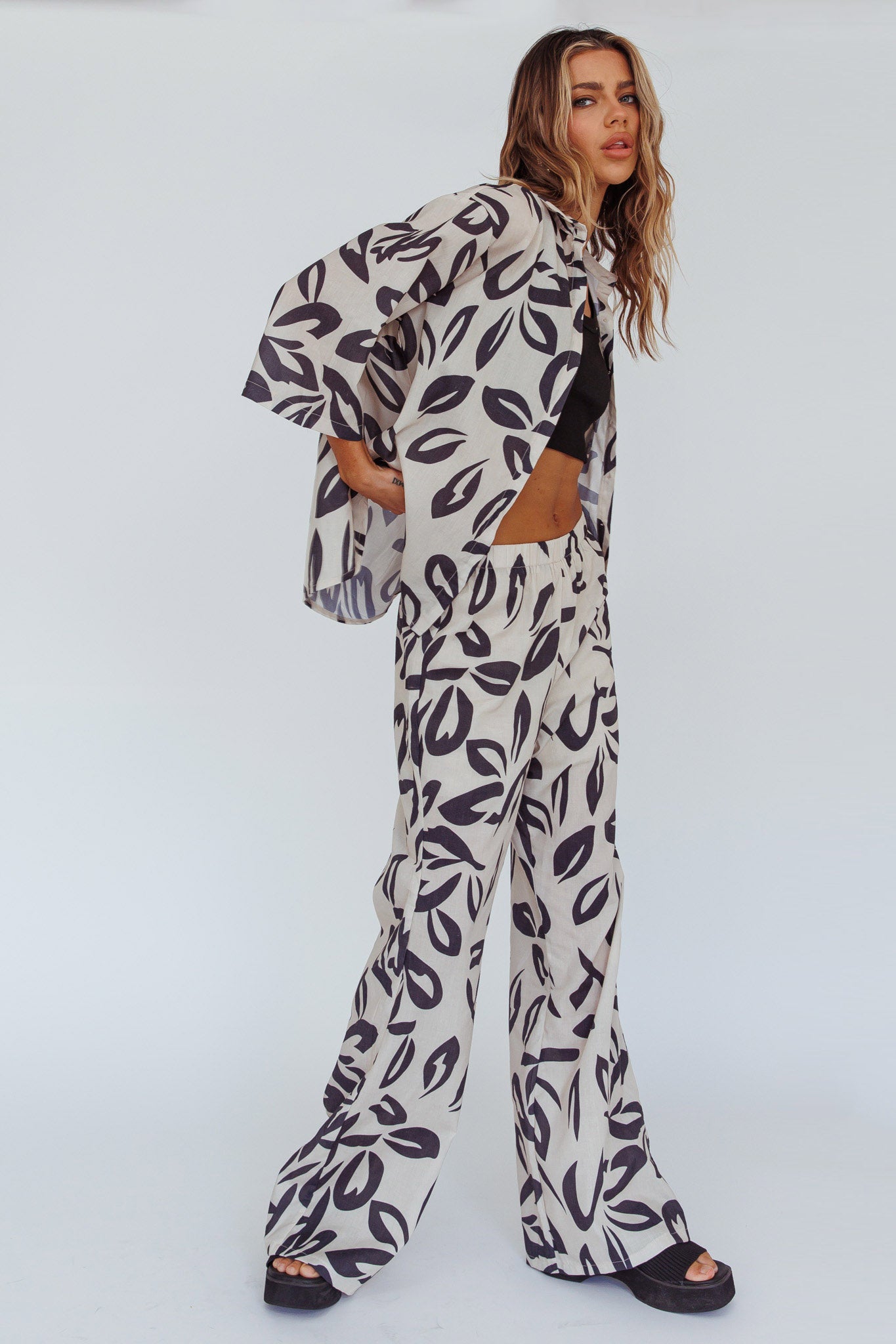 Just A Hunch Pants Leaf Print Beige by Selfie Leslie