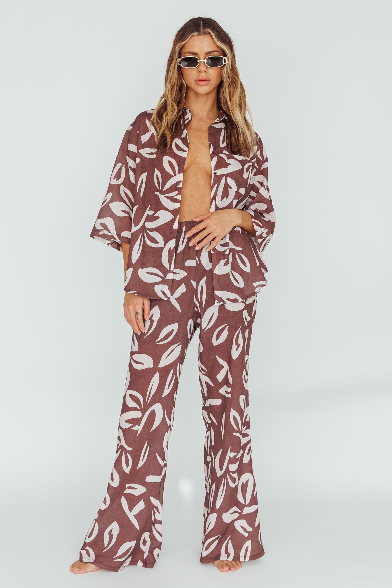 Just A Hunch Pants Leaf Print Chocolate by Selfie Leslie