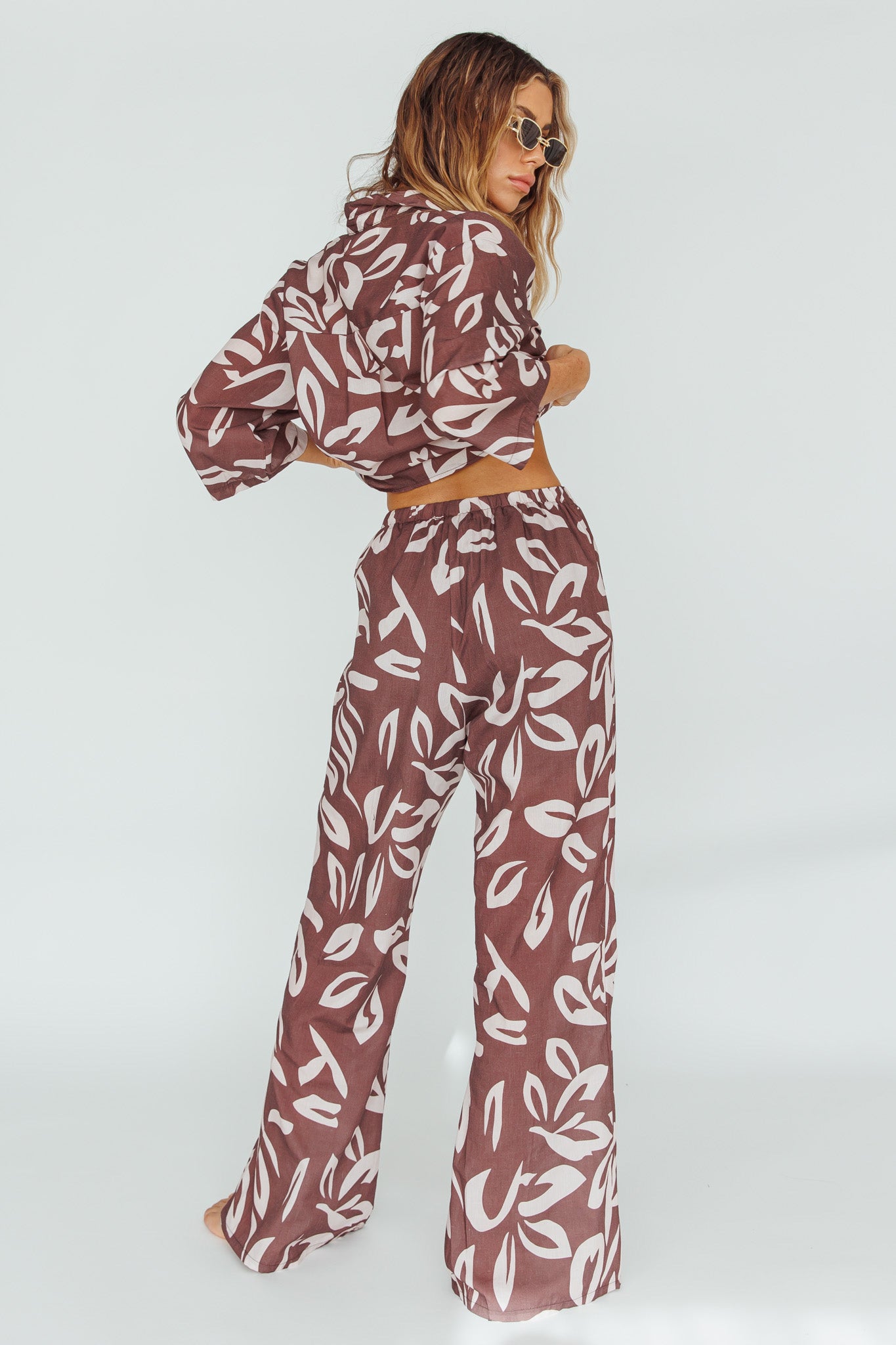 Just A Hunch Pants Leaf Print Chocolate by Selfie Leslie