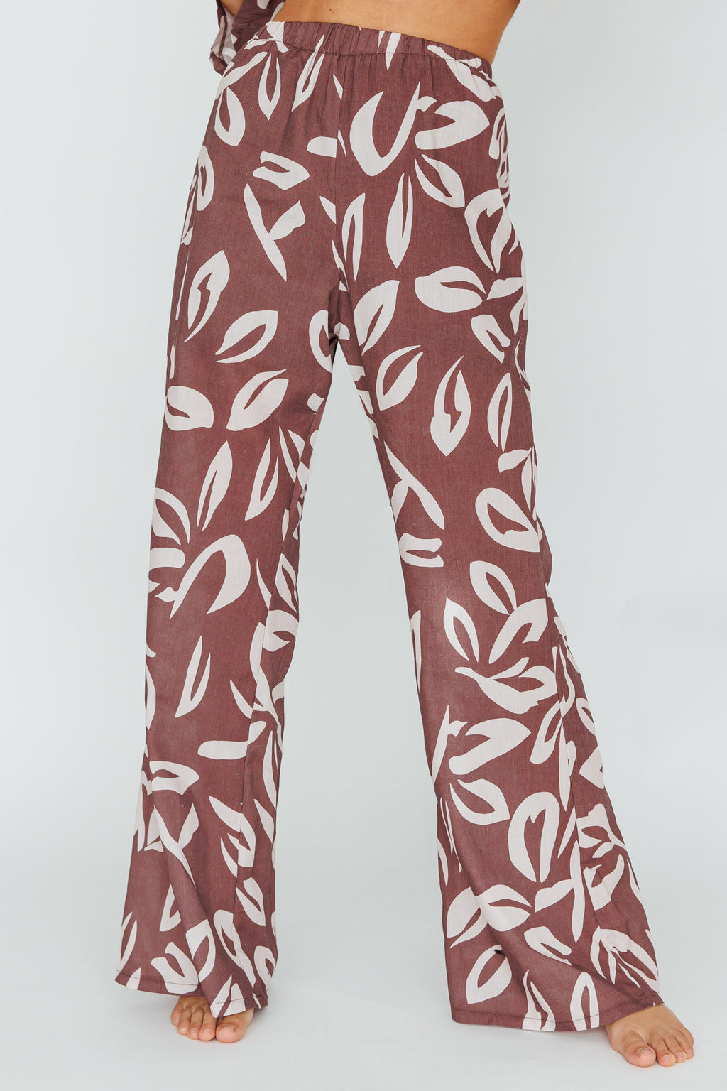 Just A Hunch Pants Leaf Print Chocolate by Selfie Leslie