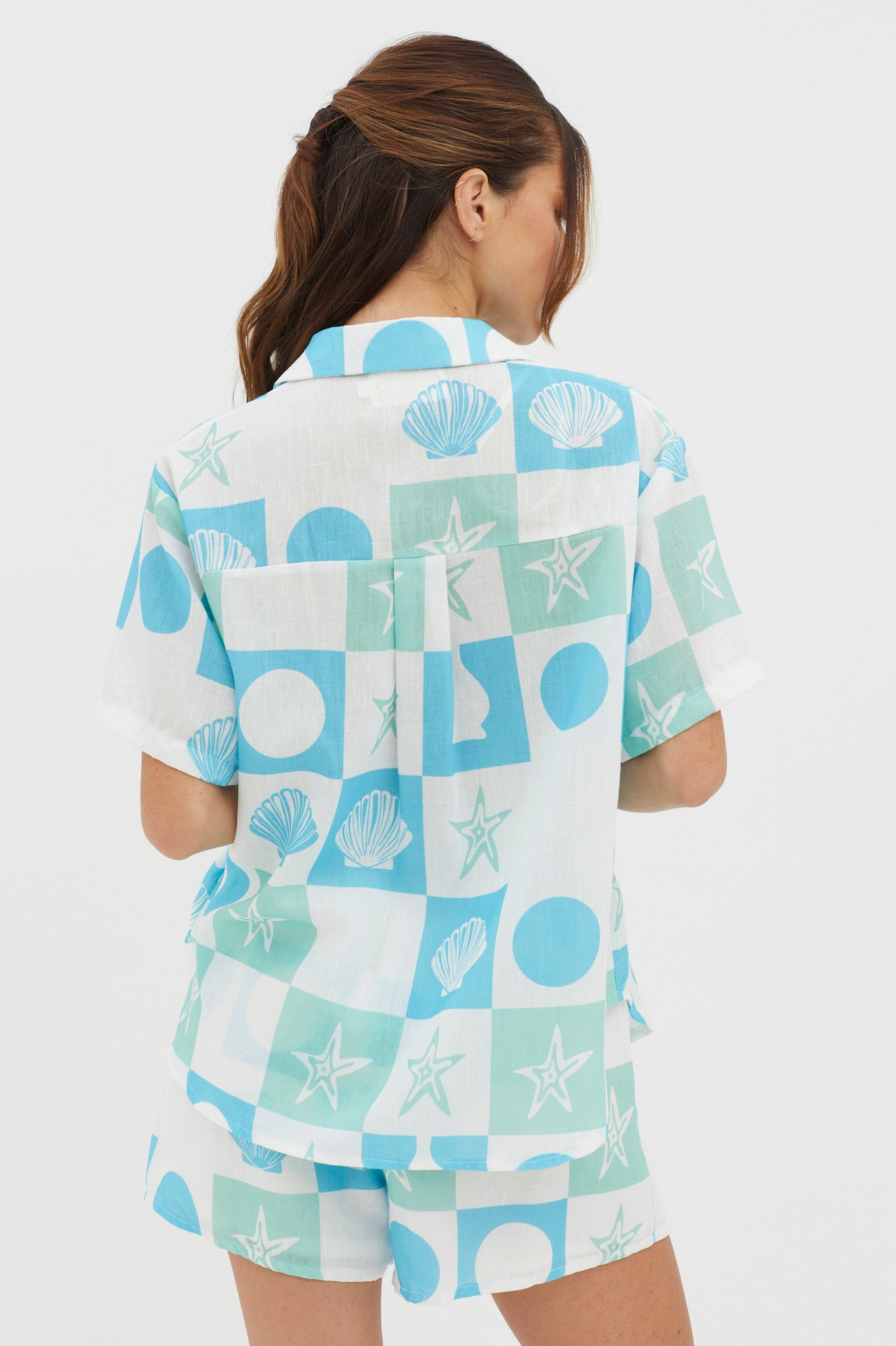 Just A Hunch Button Shirt Shell Print Green Multi by Selfie Leslie
