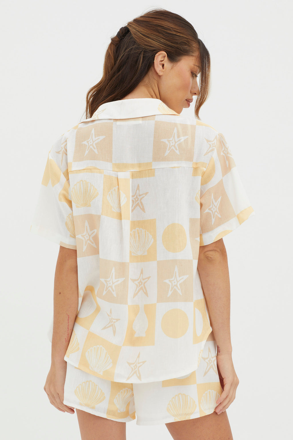 Just A Hunch Button Shirt Shell Print Yellow Multi by Selfie Leslie