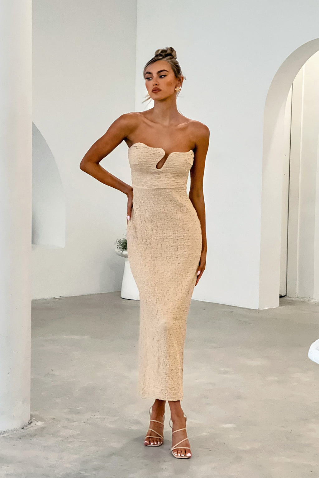 beige nude dresses Beige/nude gowns prove that neutral colors aren't boring. It's simple yet effortlessly stylish! This color is best paired with earth tones/minimal jewelries. Enjoy shopping with big good discounts on all items and