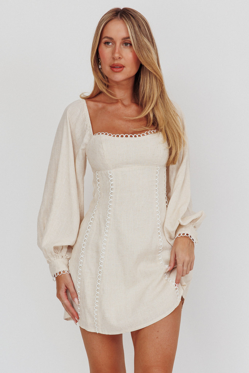 Chamberlain Balloon Sleeves Mini Dress Beige Selfie Leslie Chamberlain Balloon Sleeves Mini Dress Beige Selfie Leslie