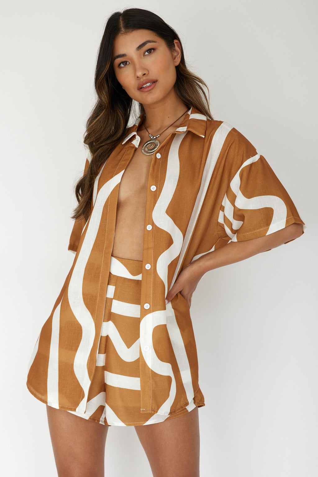 Cora Button-Up Shirt Print Tan by Selfie Leslie