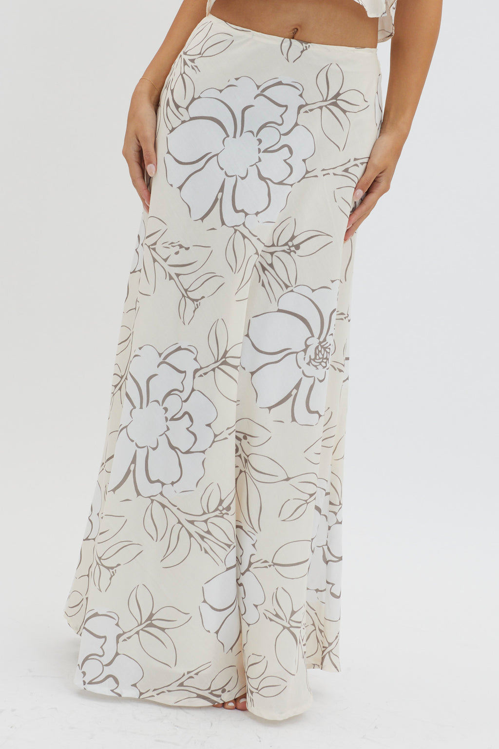 Kika Maxi Skirt Floral Cream by Selfie Leslie