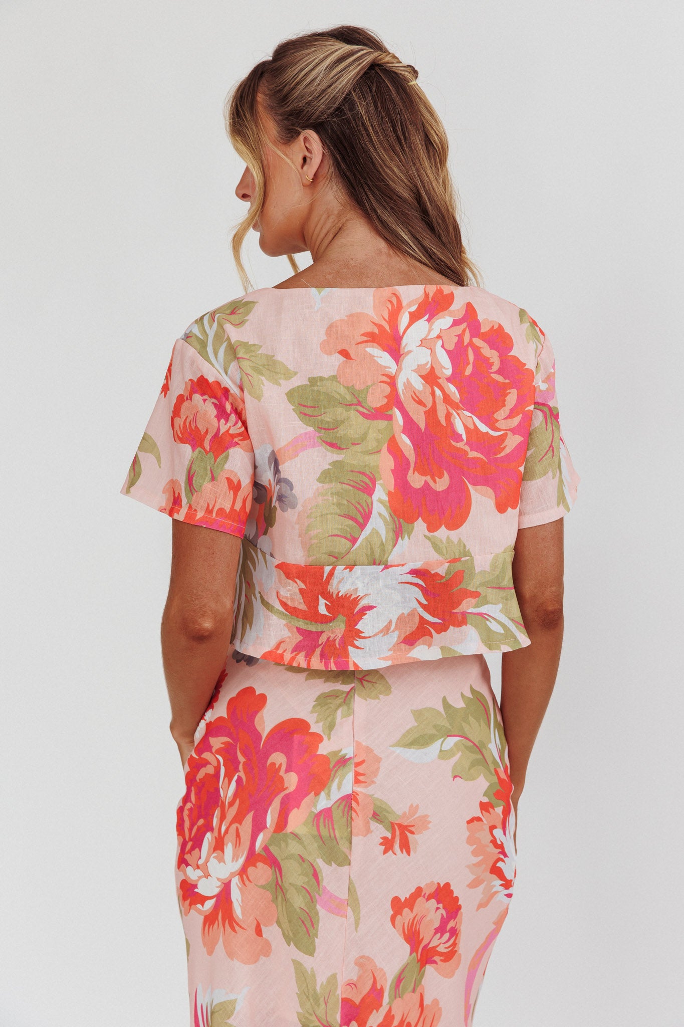 La Vie Tied Bust Crop Top Floral Peach by Selfie Leslie