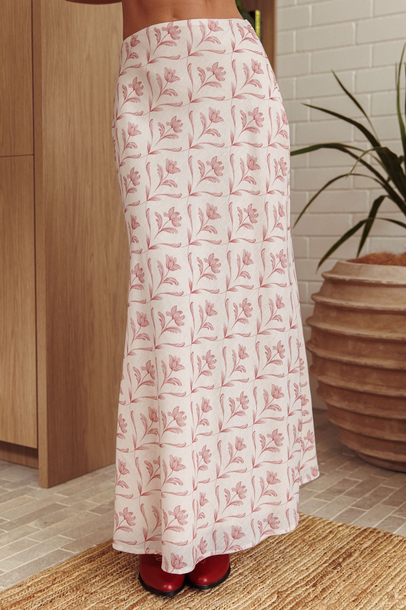 Weekend High Maxi Skirt Print Rose by Selfie Leslie