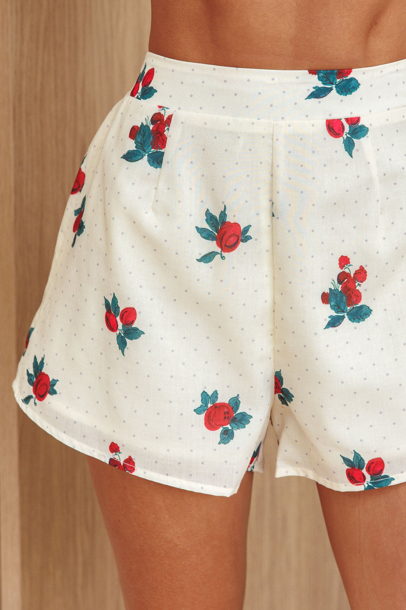 Peach Orchard Elasticated Shorts Floral Beige by Selfie Leslie