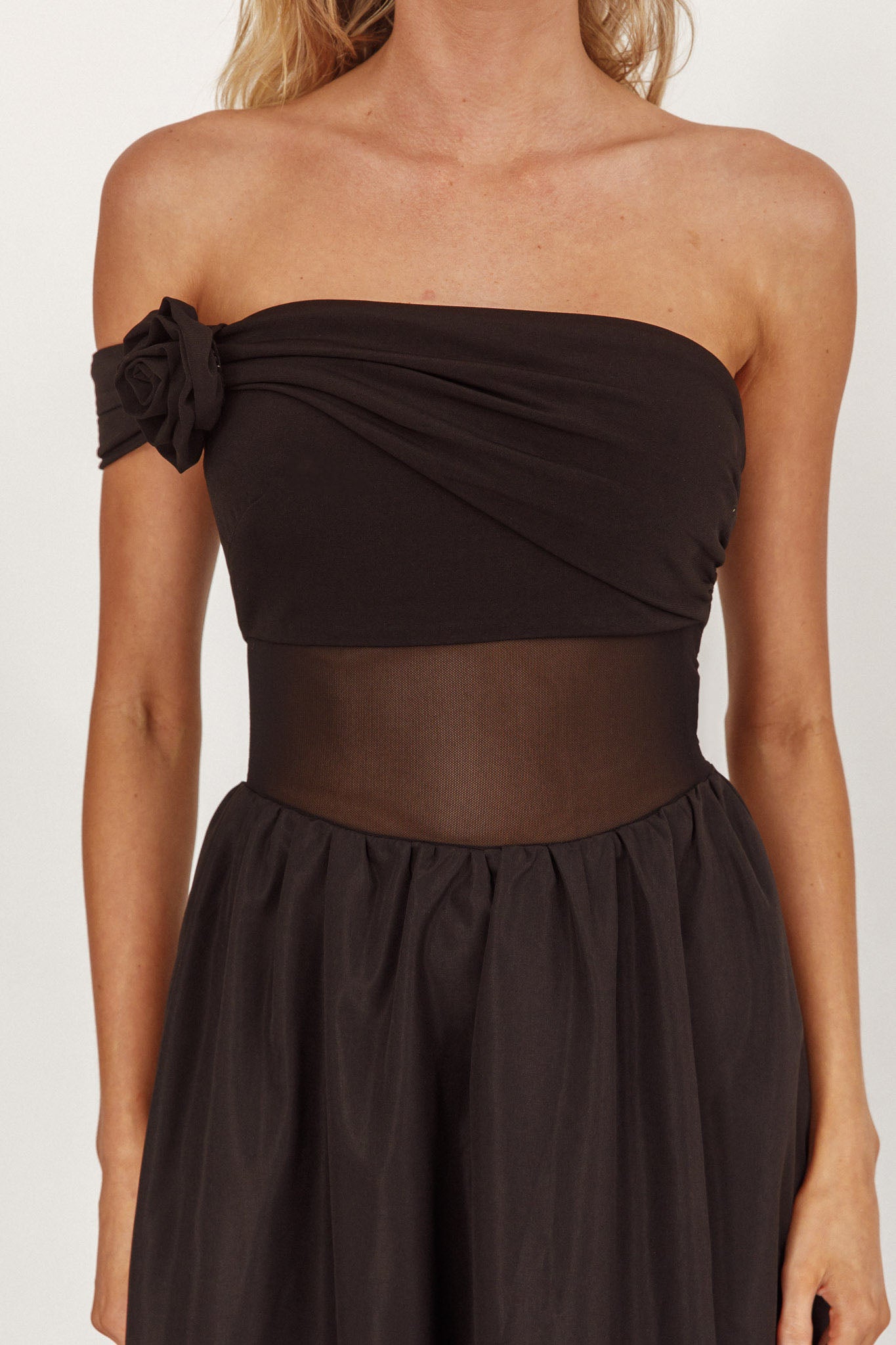 Uma One Sleeve Sheer Waist Midi Dress Black - XS Uma One Sleeve Sheer Waist Midi Dress Black - XS