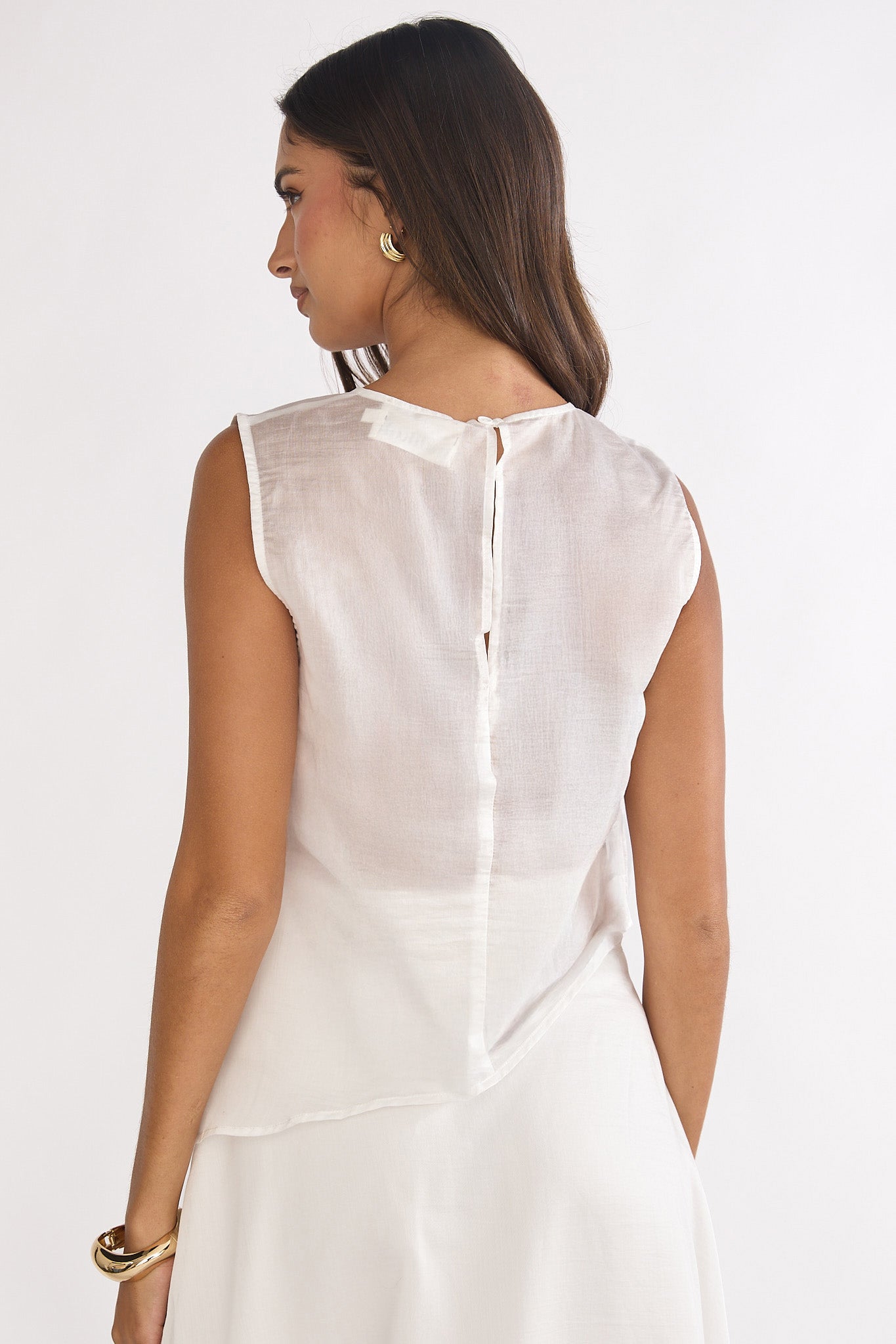 Lemora Asymmetric Hem Top White by Selfie Leslie