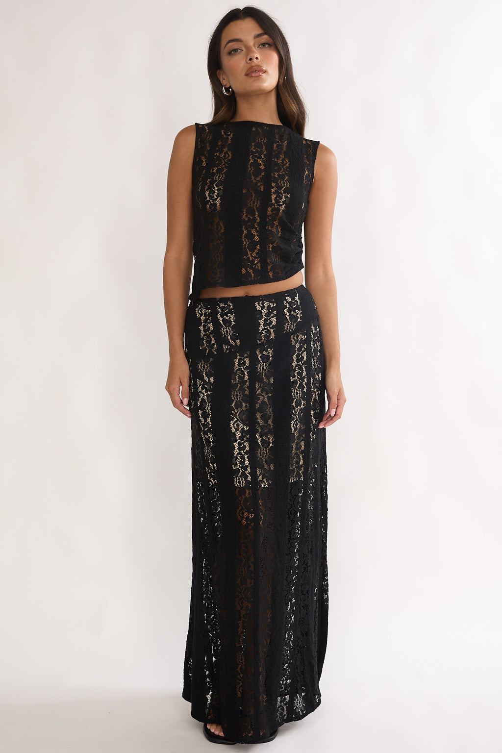 Eleesa Asymmetric Hem Top Lace Black