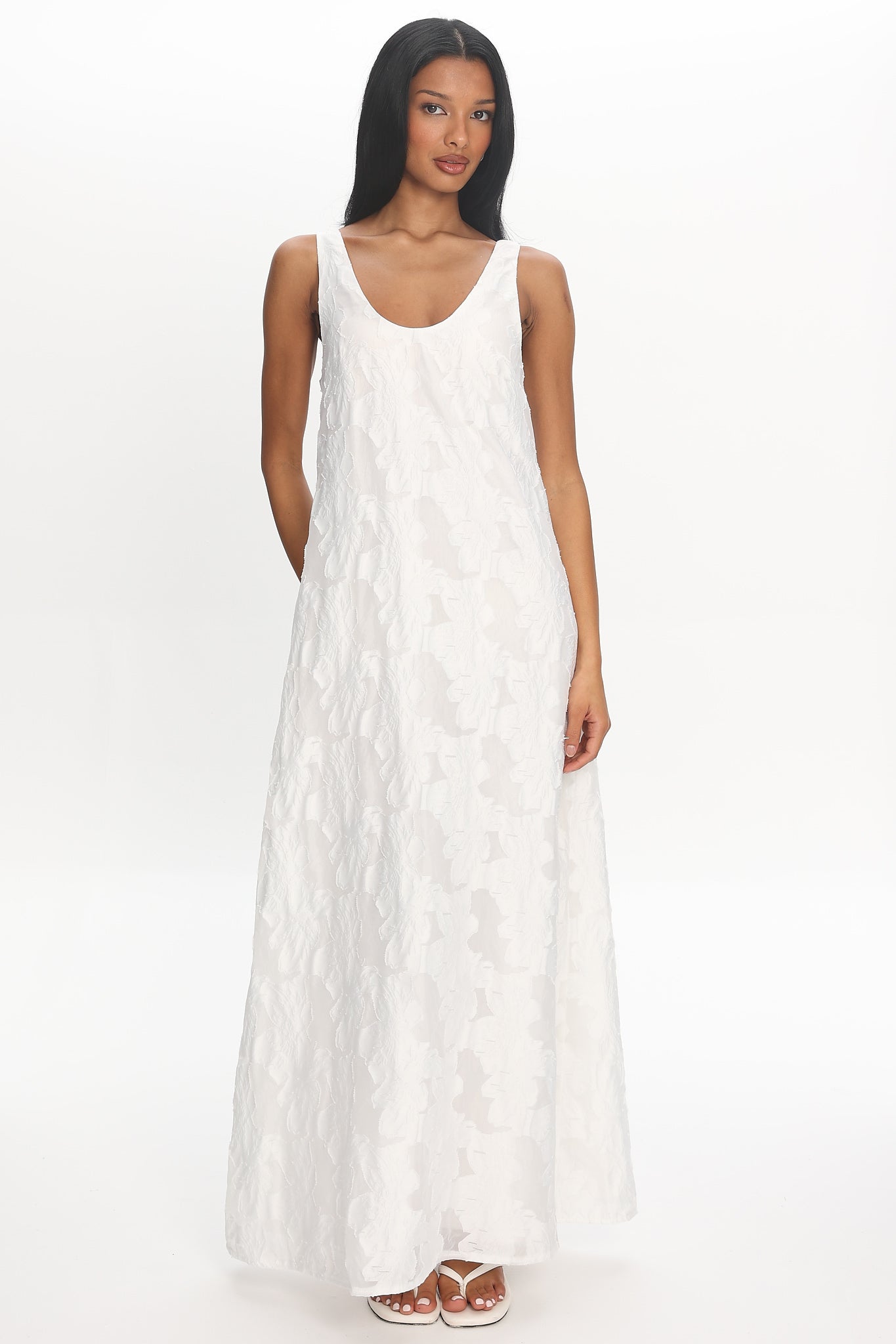 Genelyn Textured Maxi Dress Off White | Selfie Leslie