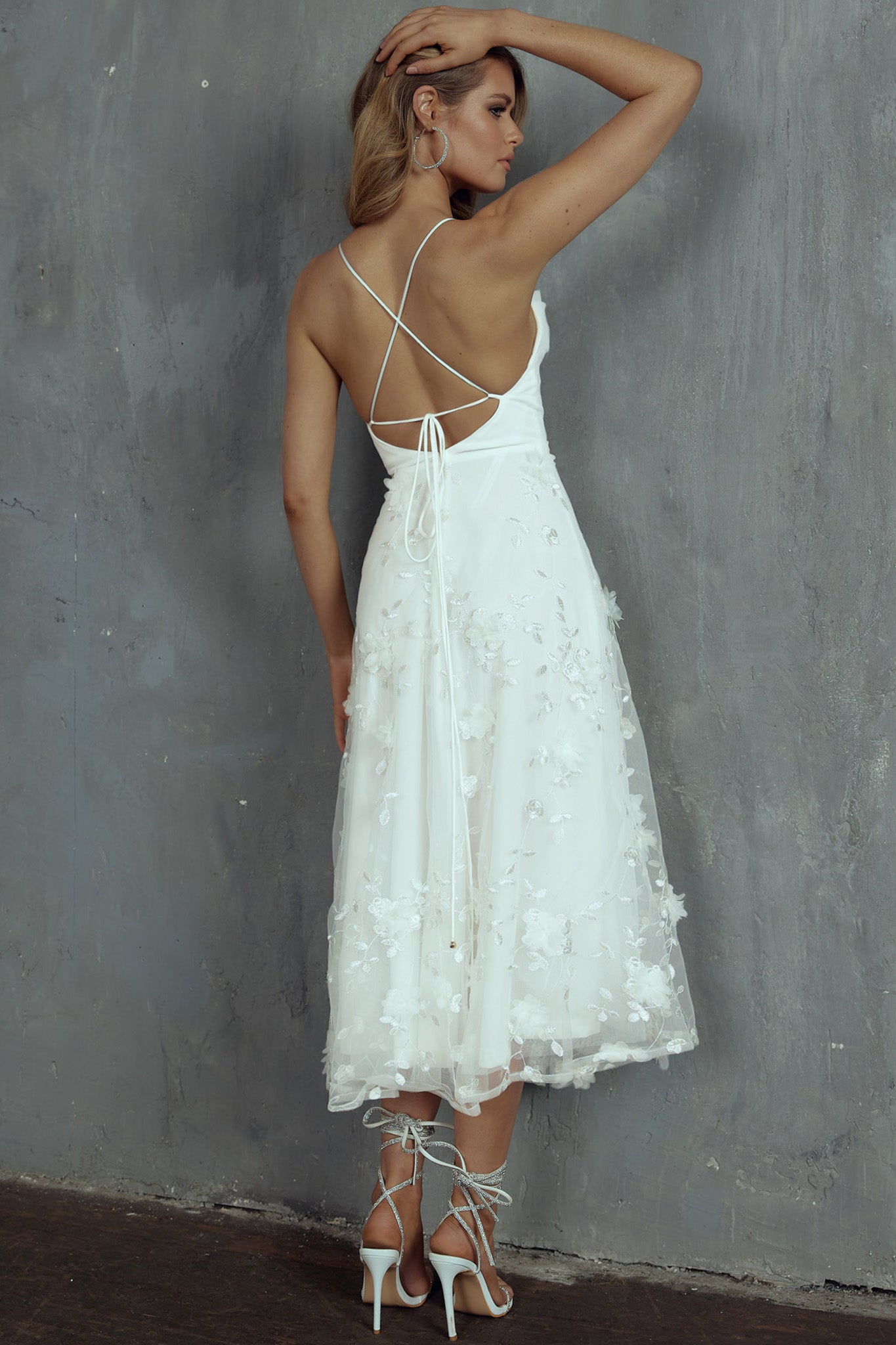Floating by Pleated Neckline Mesh Midi Dress Embellished White - M Floating by Pleated Neckline Mesh Midi Dress Embellished White - M