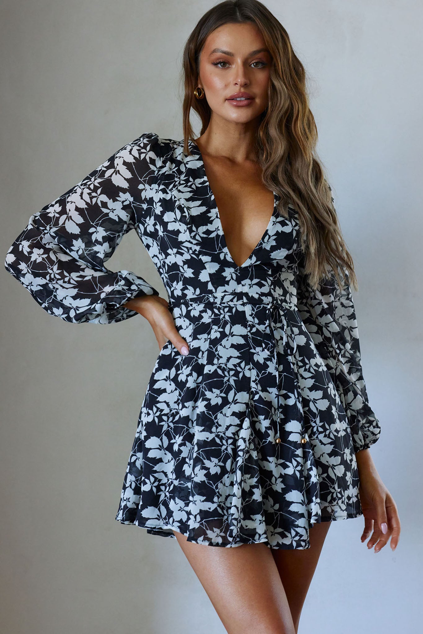 Estelle Long Sleeve V-Neckline Dress Leaf Print Black by Selfie Leslie