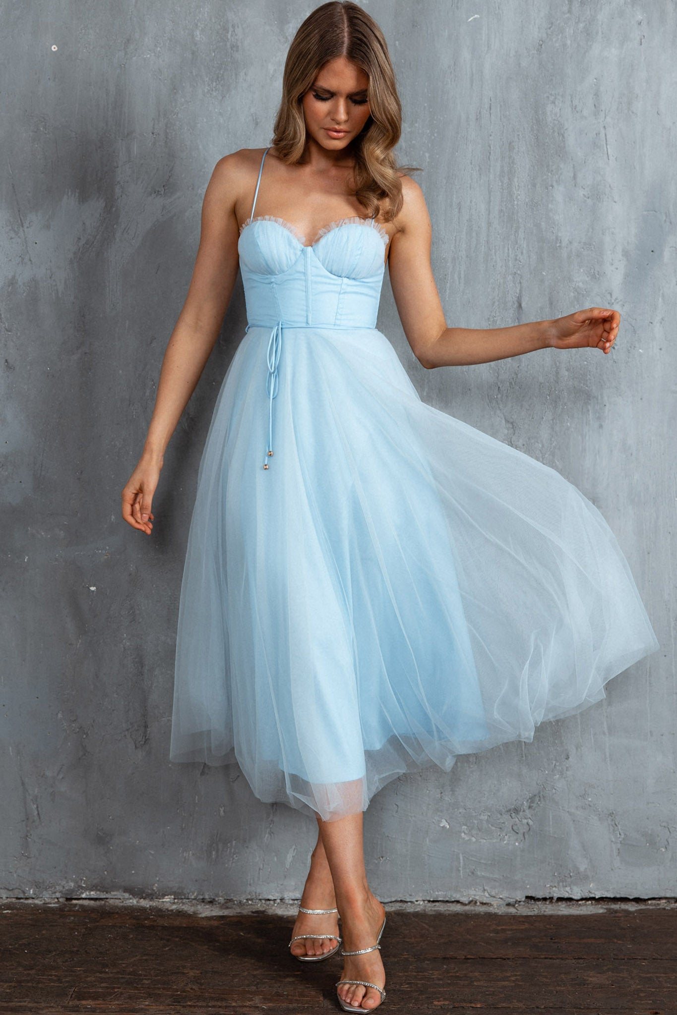 Smitten Sweetheart Neckline Chiffon Midi Dress Blue Smitten Sweetheart Neckline Chiffon Midi Dress Blue