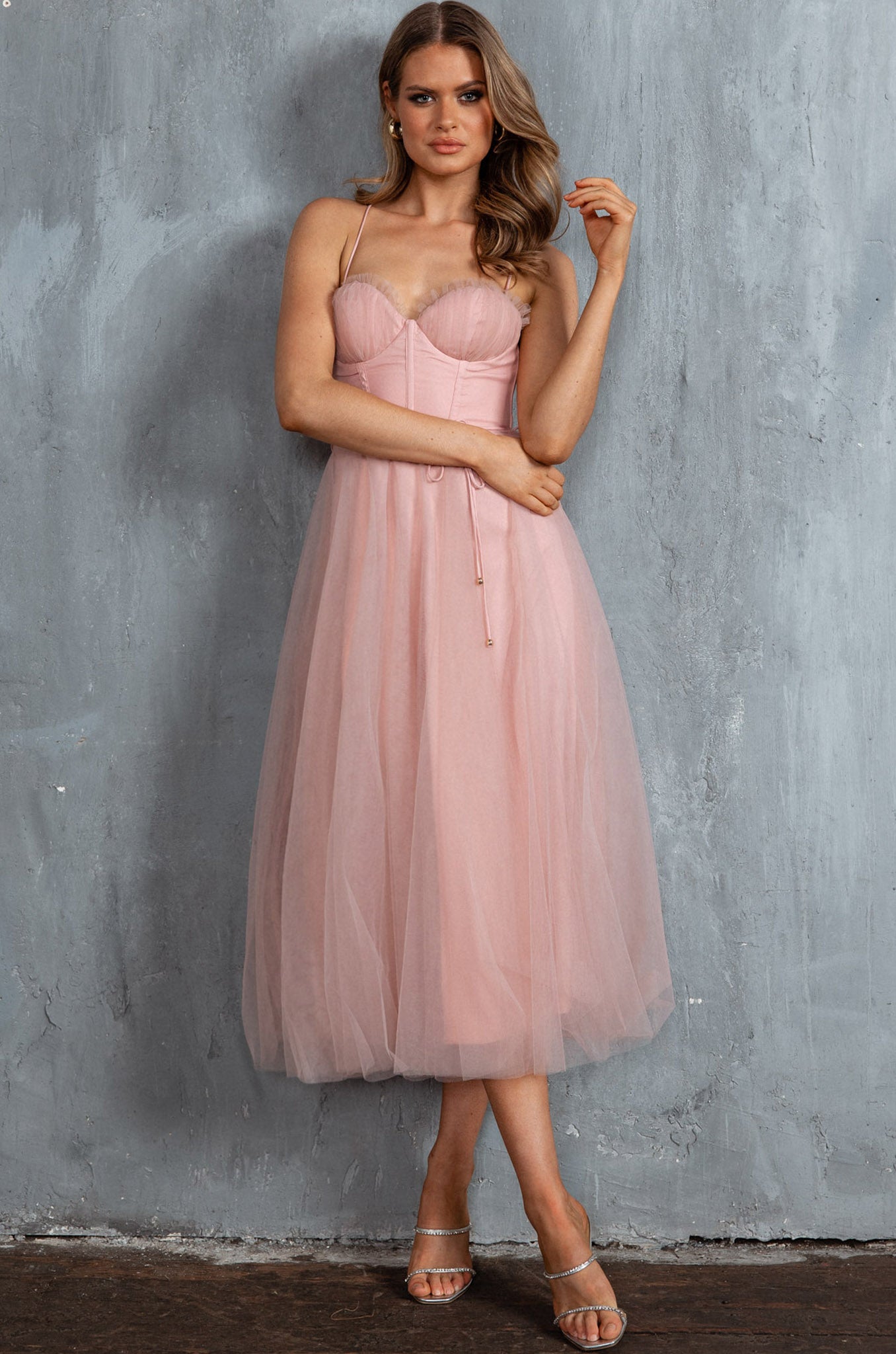 Smitten Sweetheart Neckline Chiffon Midi Dress Blush Smitten Sweetheart Neckline Chiffon Midi Dress Blush
