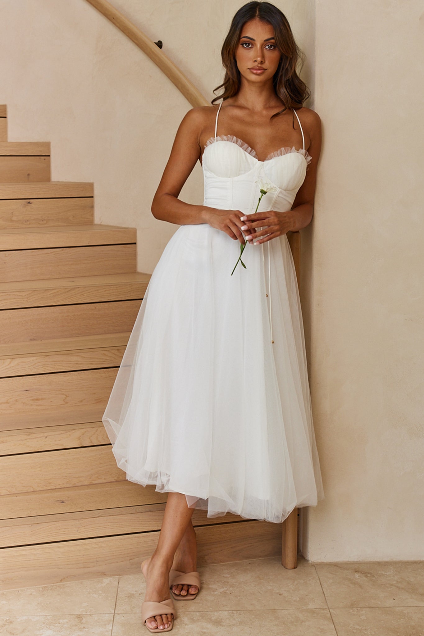 Smitten Sweetheart Neckline Chiffon Midi Dress White - L Smitten Sweetheart Neckline Chiffon Midi Dress White - L