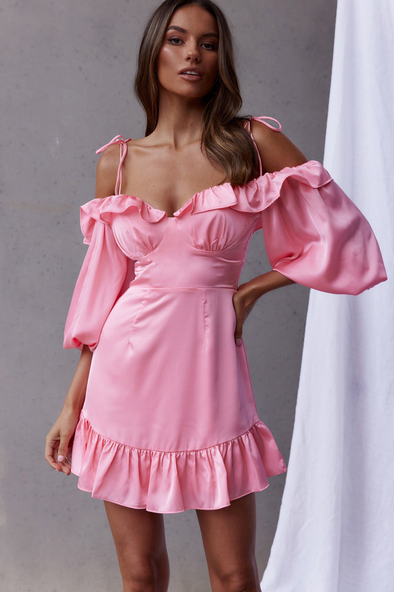 Ode To Love Sweetheart Neckline Balloon Sleeve Dress Pink by Selfie Leslie