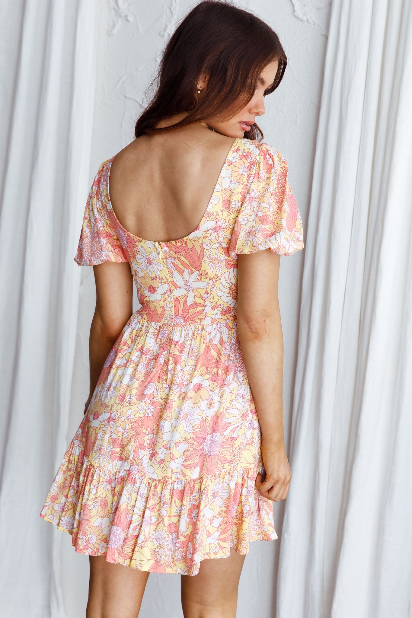 Crystal Shores Shirred Bust Mini Dress Floral Yellow– Selfie Leslie