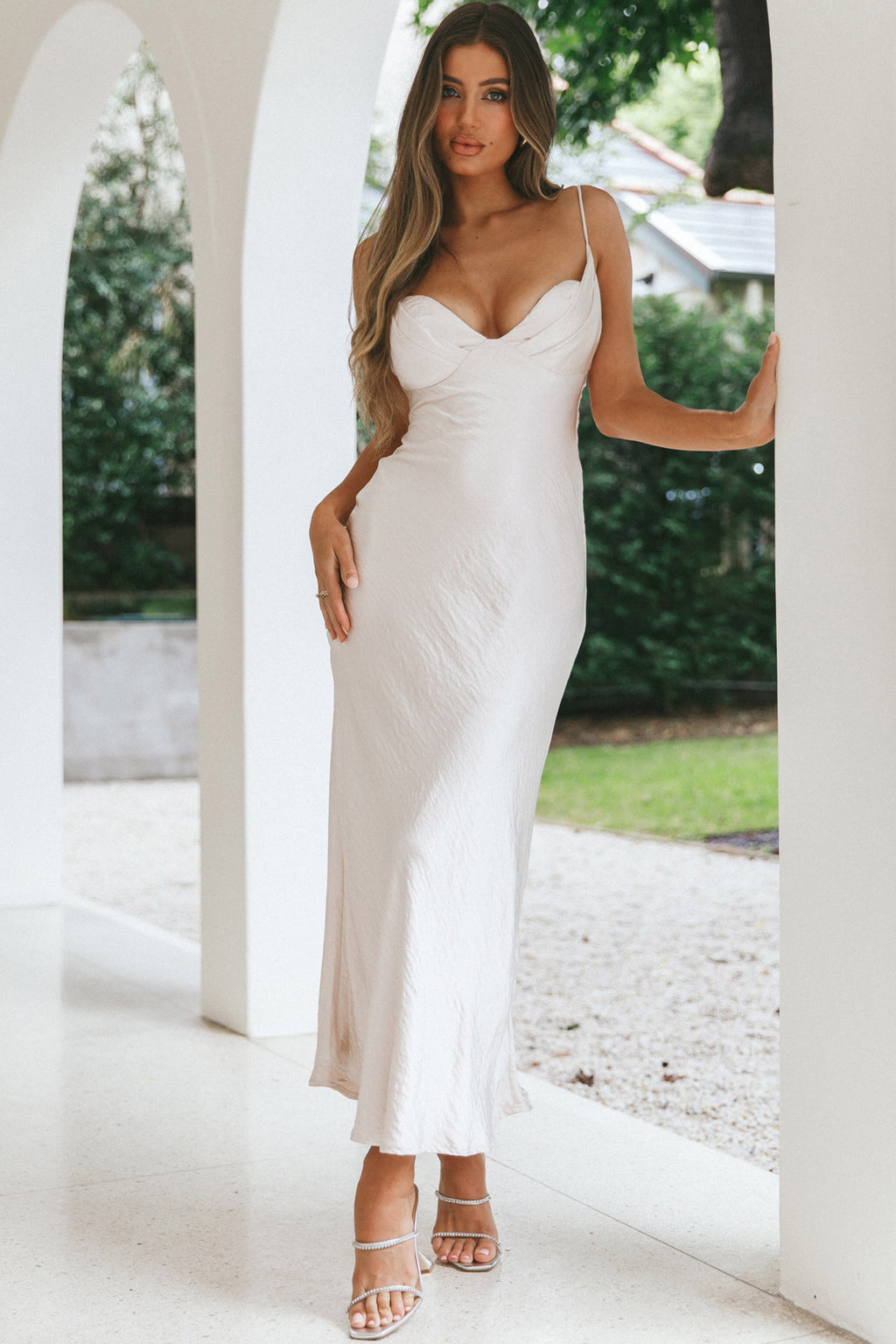 Infinity Pintuck Bust Maxi Dress Champagne– Selfie Leslie