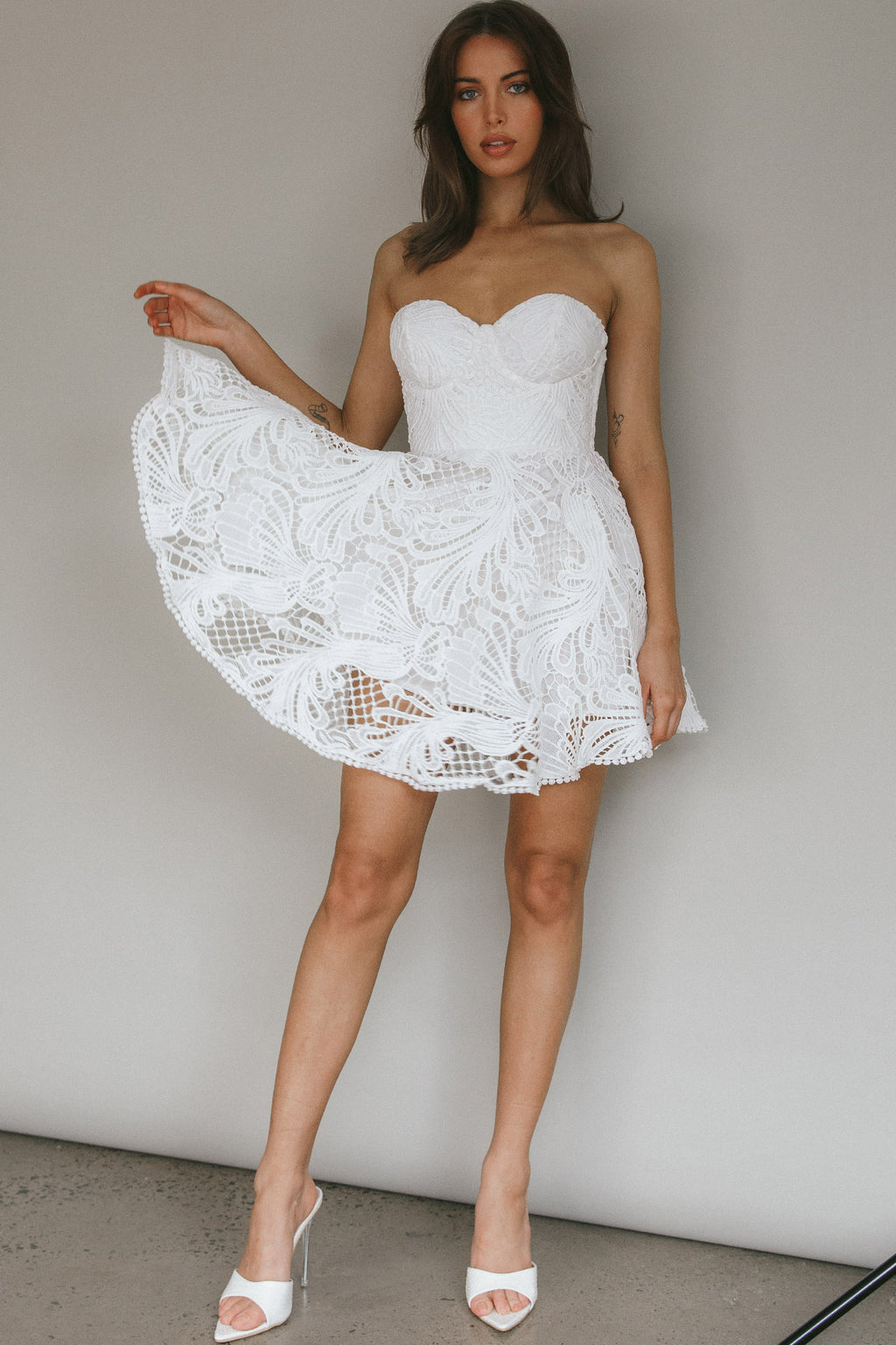 Cheyenne Sweetheart Neckline A-Line Dress White by Selfie Leslie