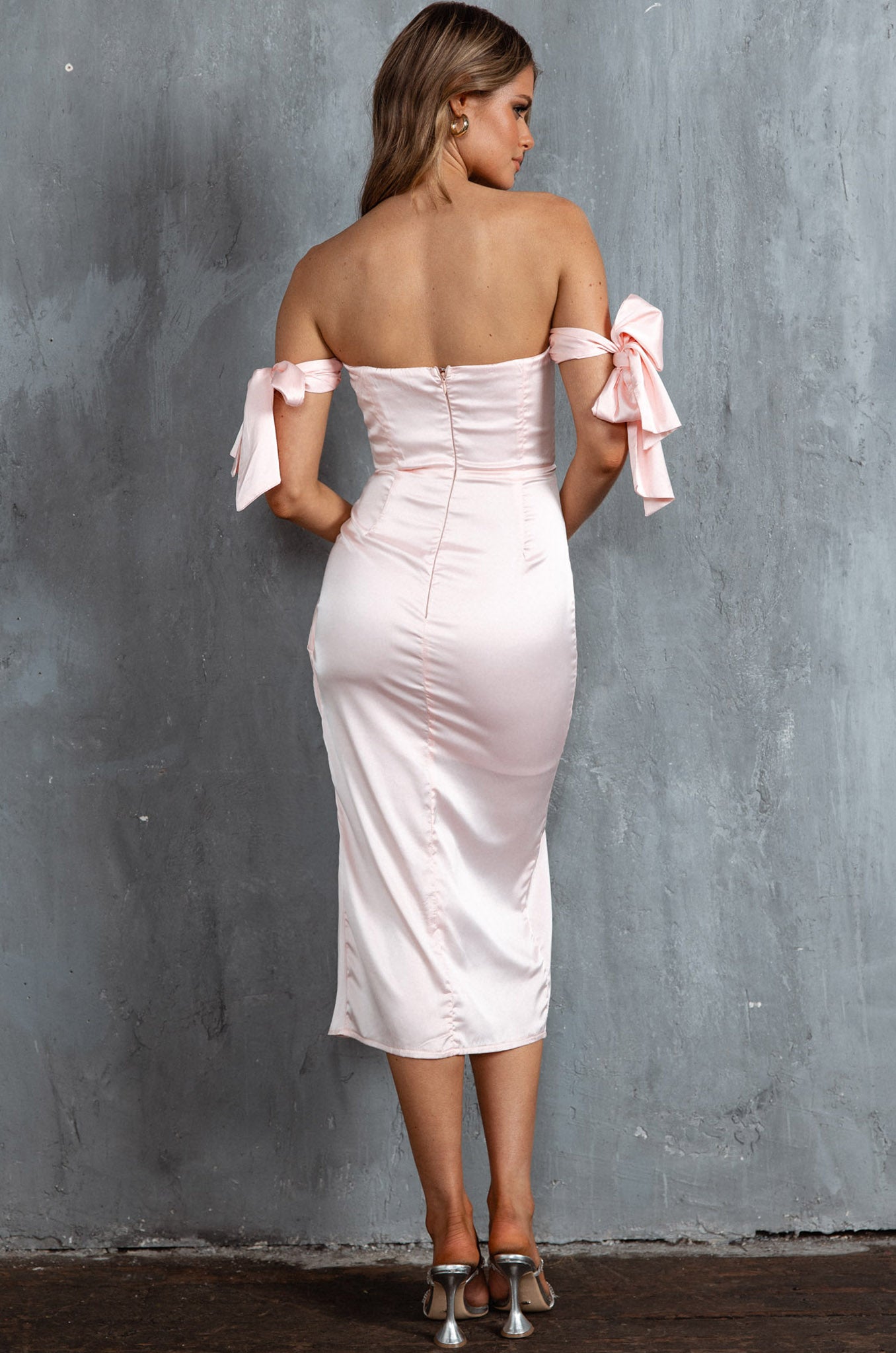 Engelique Tied Sleeve Midi Dress Blush by Selfie Leslie