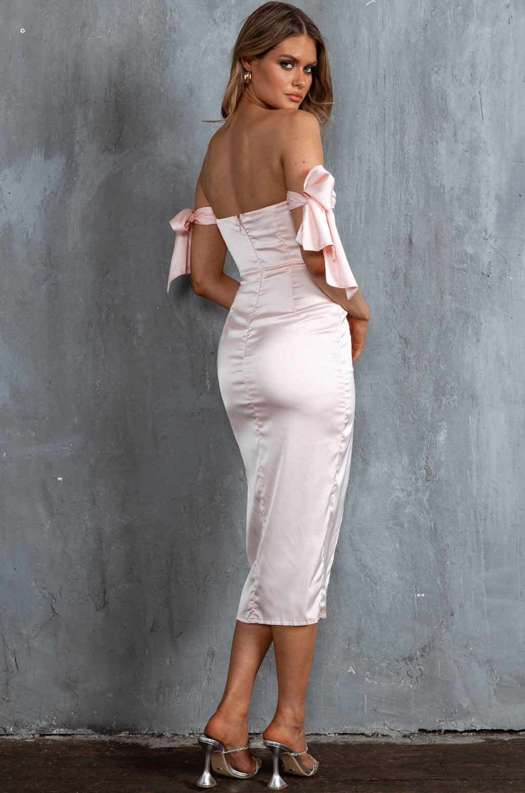 Engelique Tied Sleeve Midi Dress Blush by Selfie Leslie