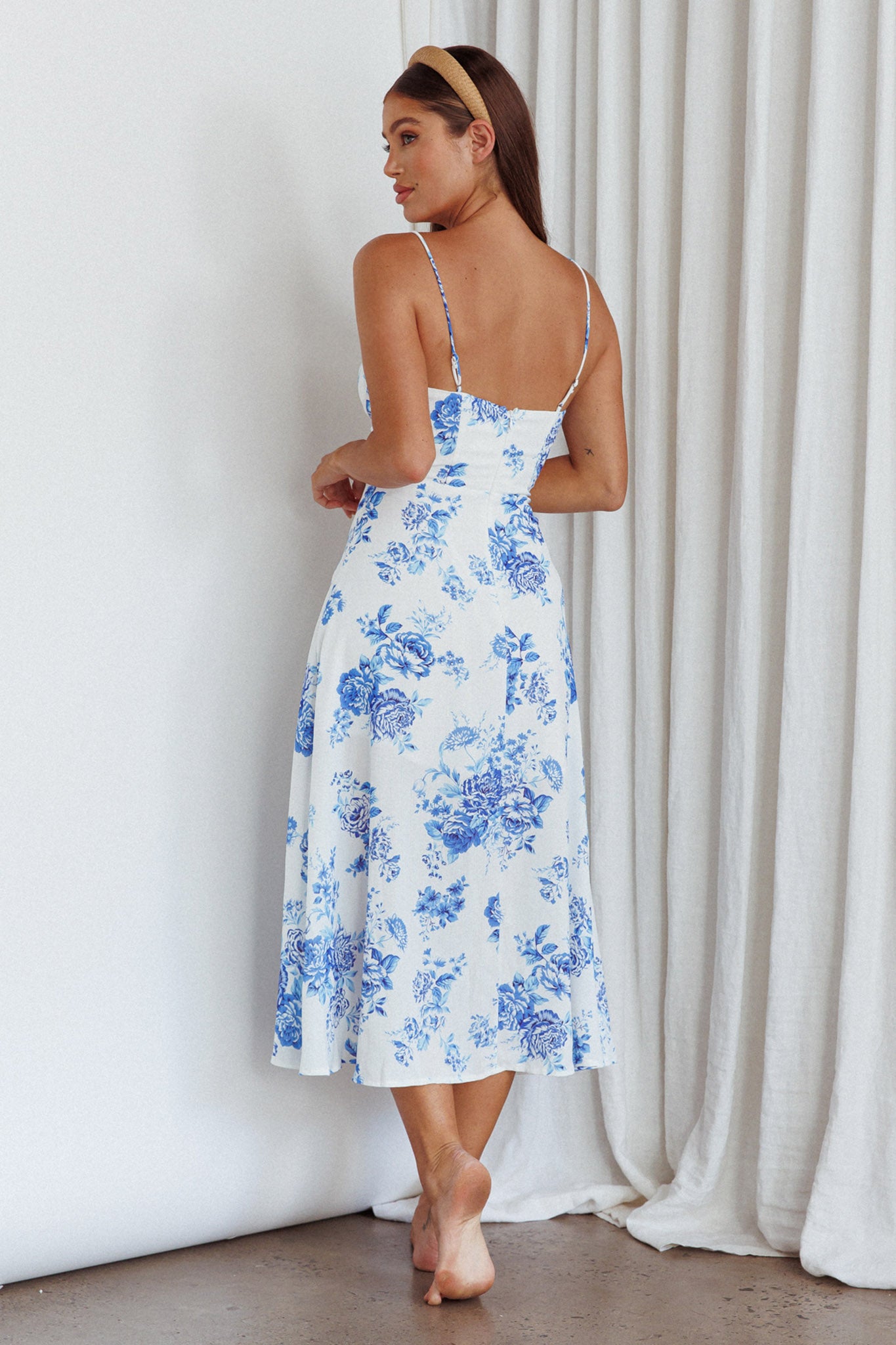 Mi Vida Sweetheart Neckline Midi Dress Floral Blue by Selfie Leslie