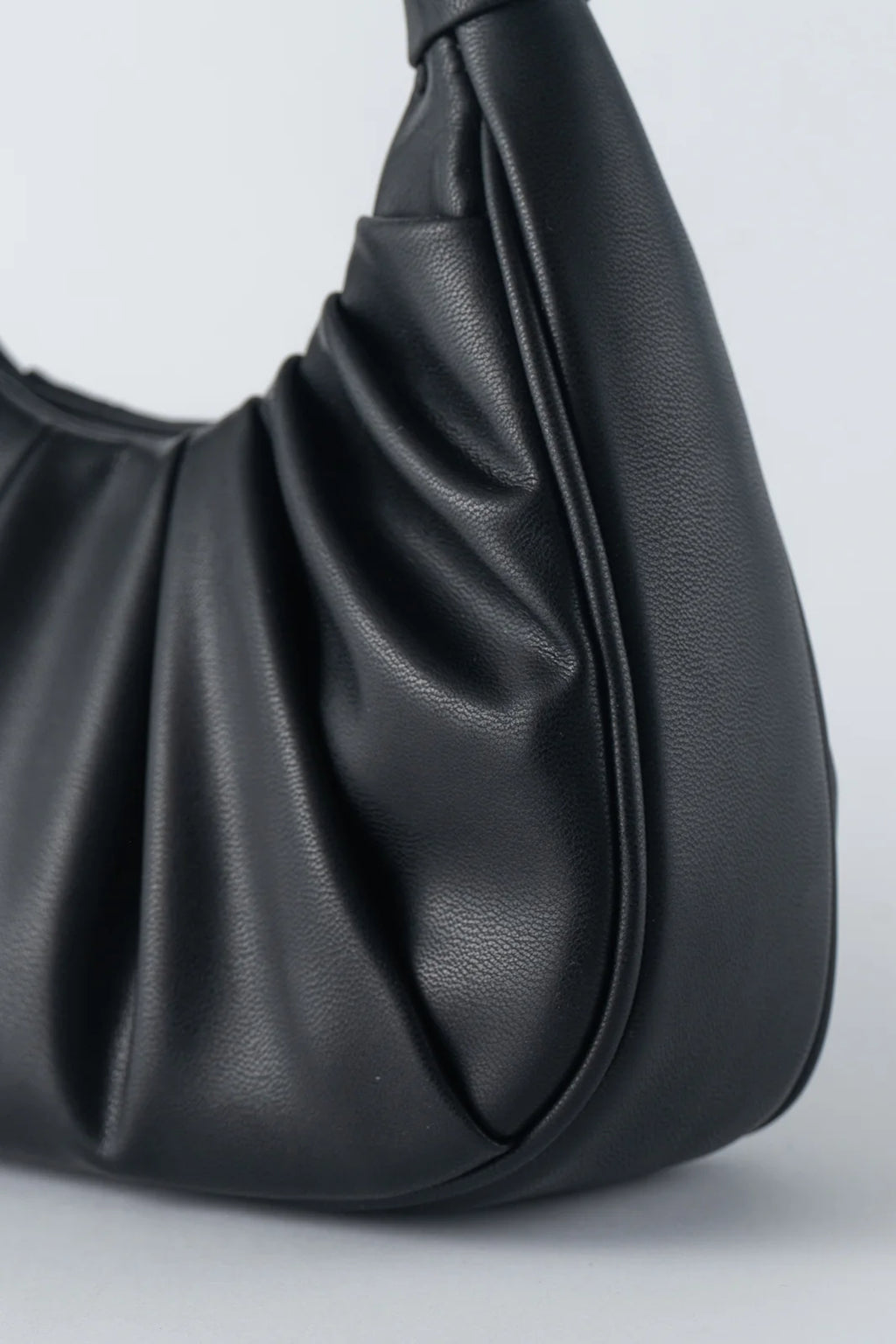 TEN TONES Alani Cloud Bag Black by Selfie Leslie