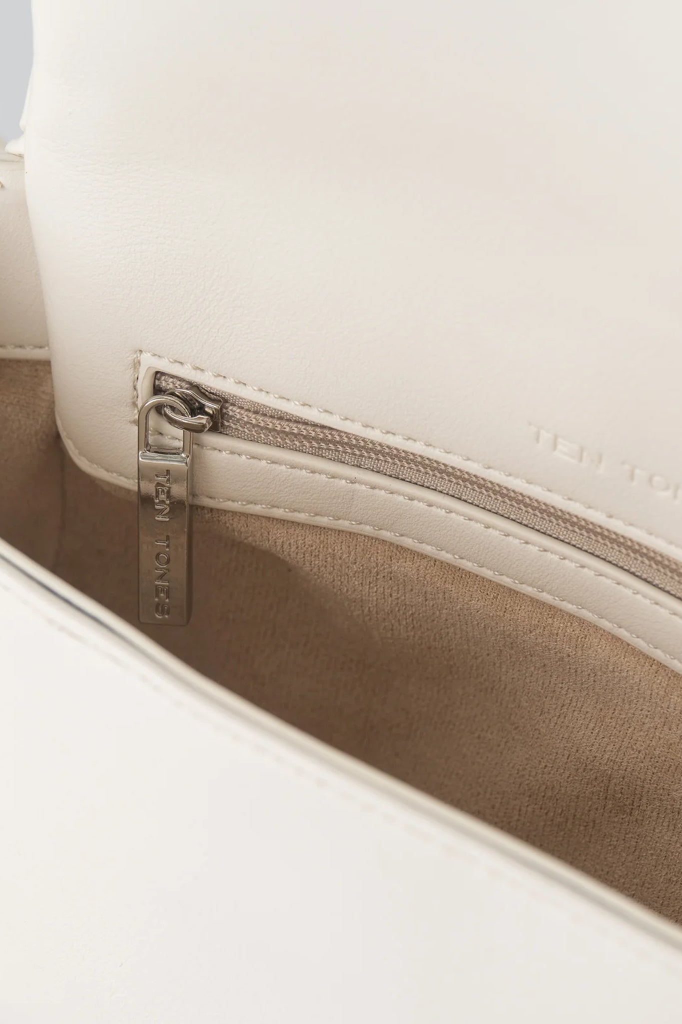 TEN TONES Azure Weave Bag White by Selfie Leslie