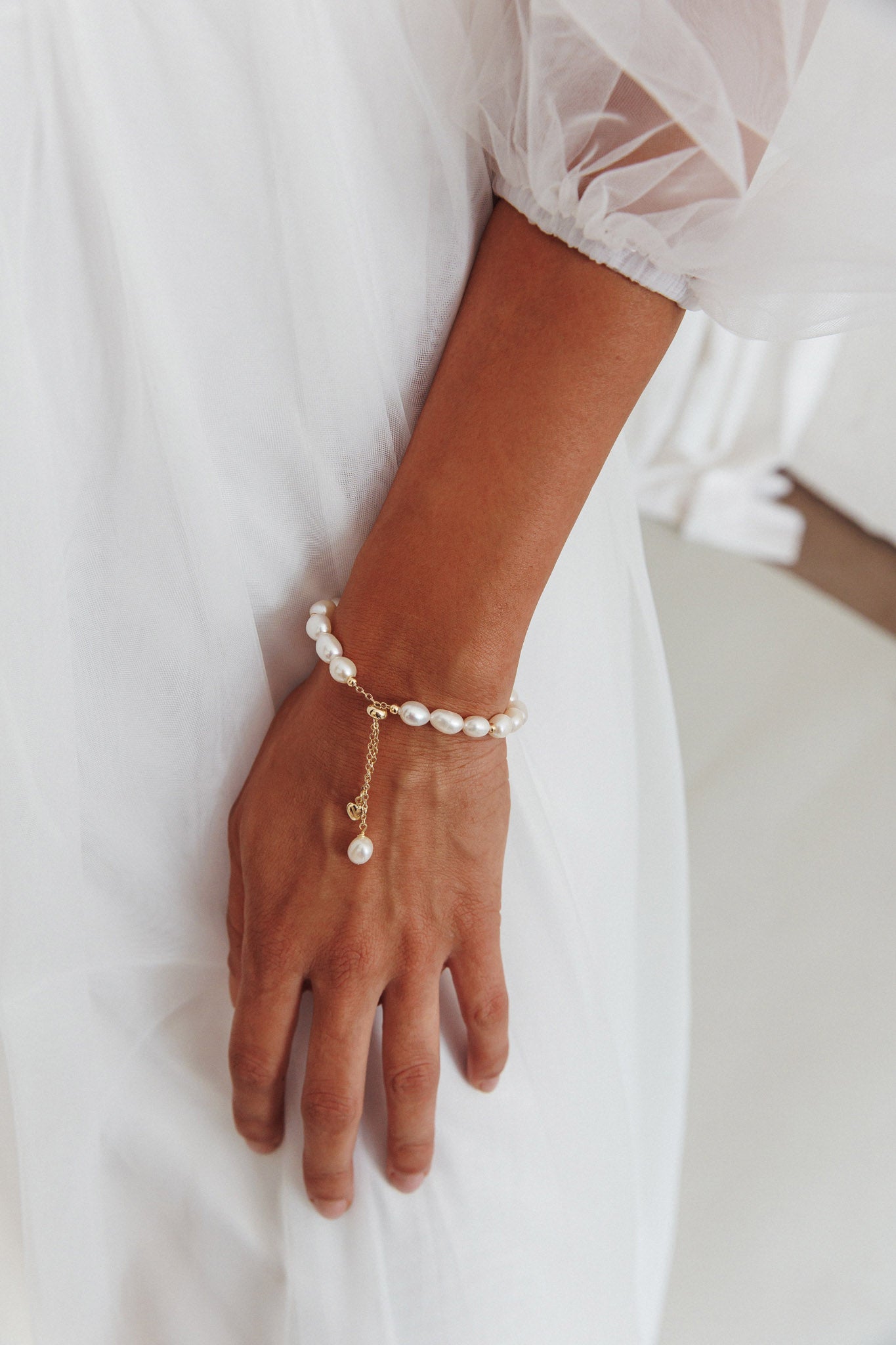 Sharie Baroque Pearl Bracelet Gold by Selfie Leslie