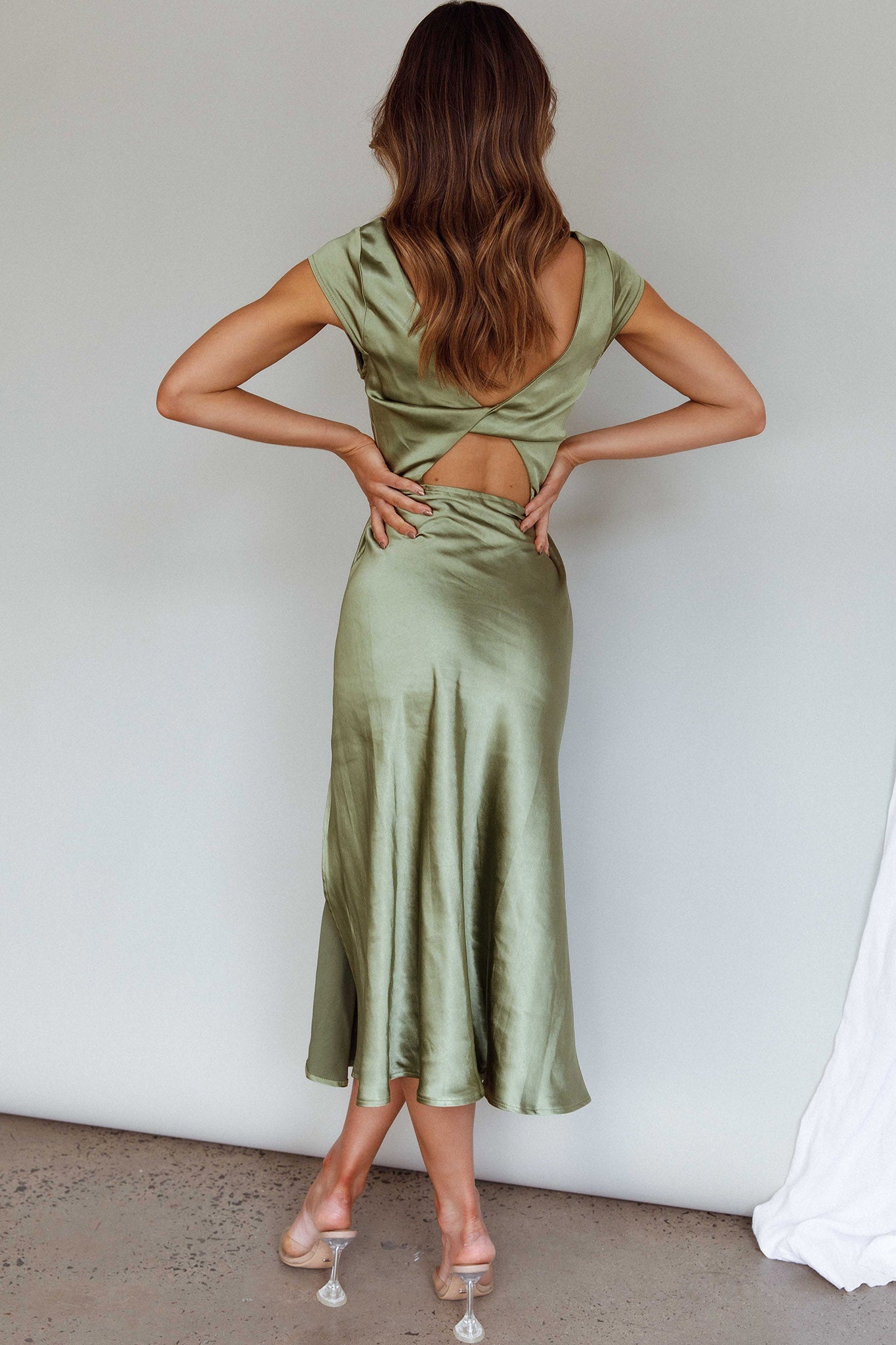 Lucinda Twist Back Midi Dress Olive by Selfie Leslie