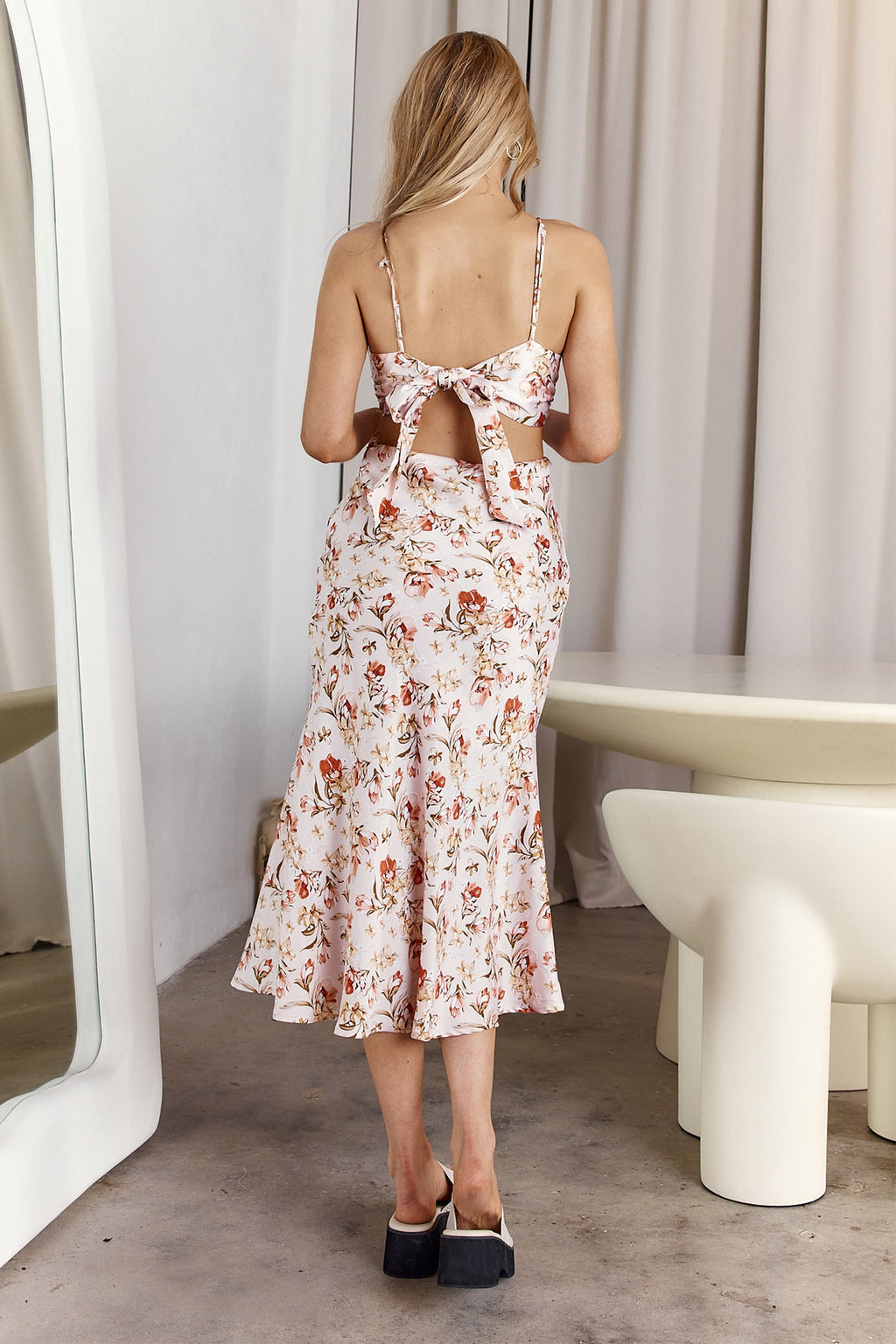 Cariba Cut-Out Waist Midi Dress Floral Blush by Selfie Leslie