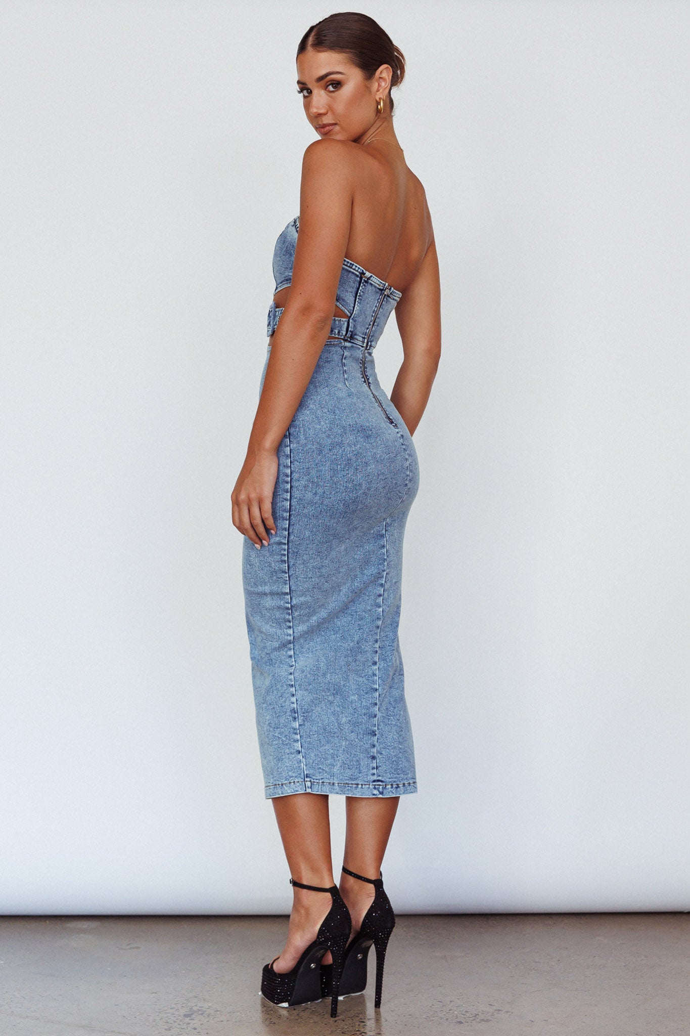 Glisten Cut-Out Buckle Waist Midi Dress Denim Blue by Selfie Leslie