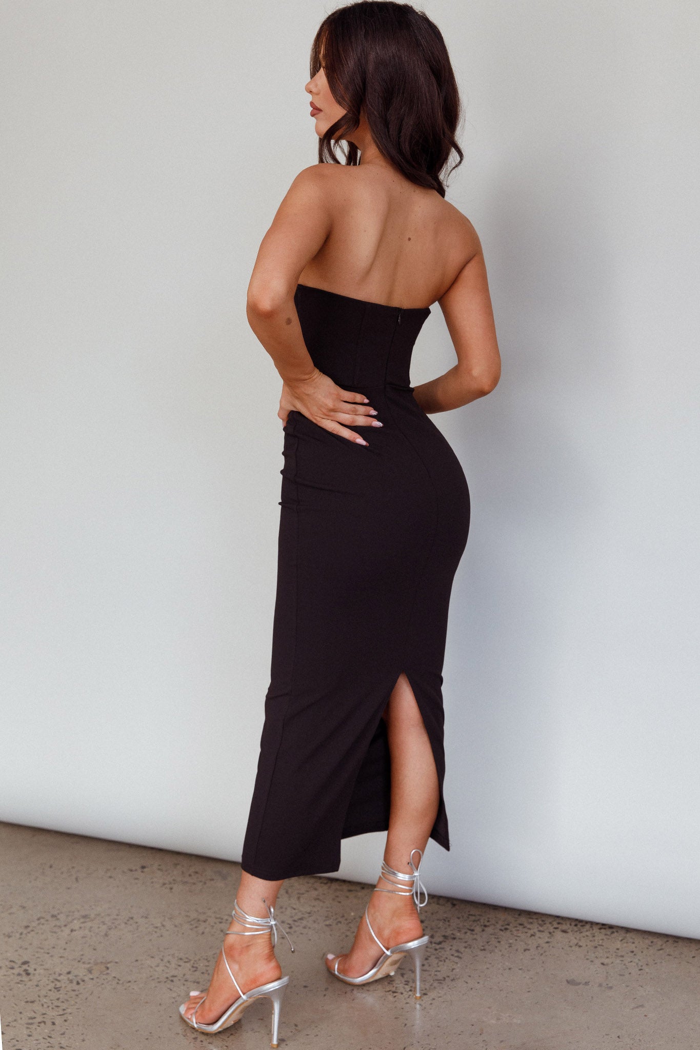 Shop the First Date Sweetheart Neckline Midi Dress Black