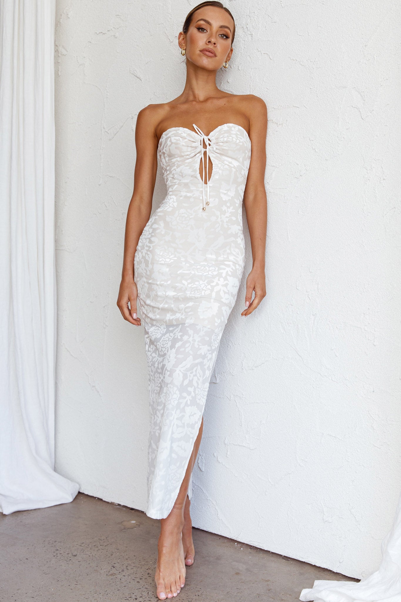 Sing To Me Keyhole Bodice Midi Dress White– Selfie Leslie