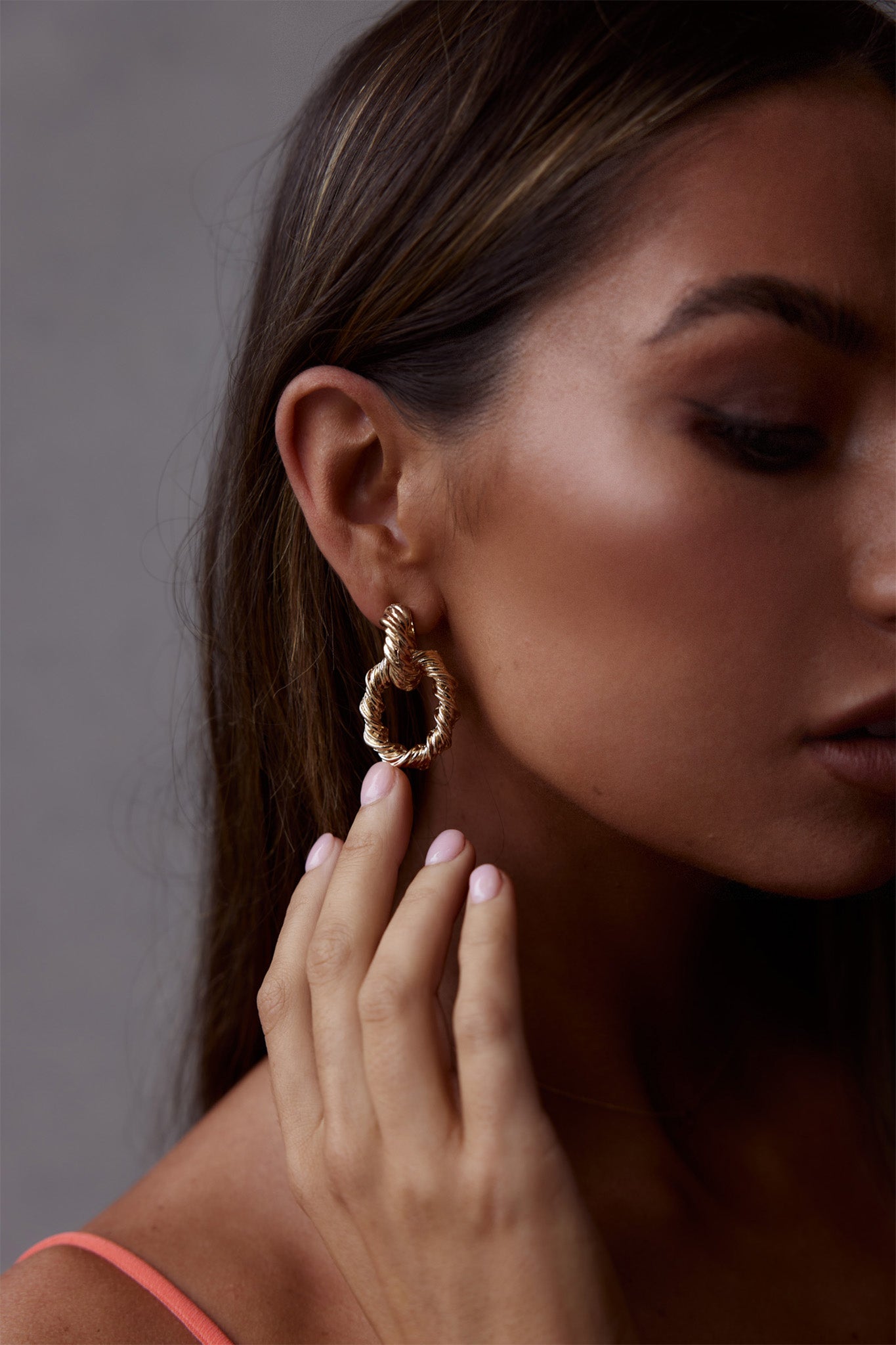 Melrose Twisted Oval Earrings Gold by Selfie Leslie