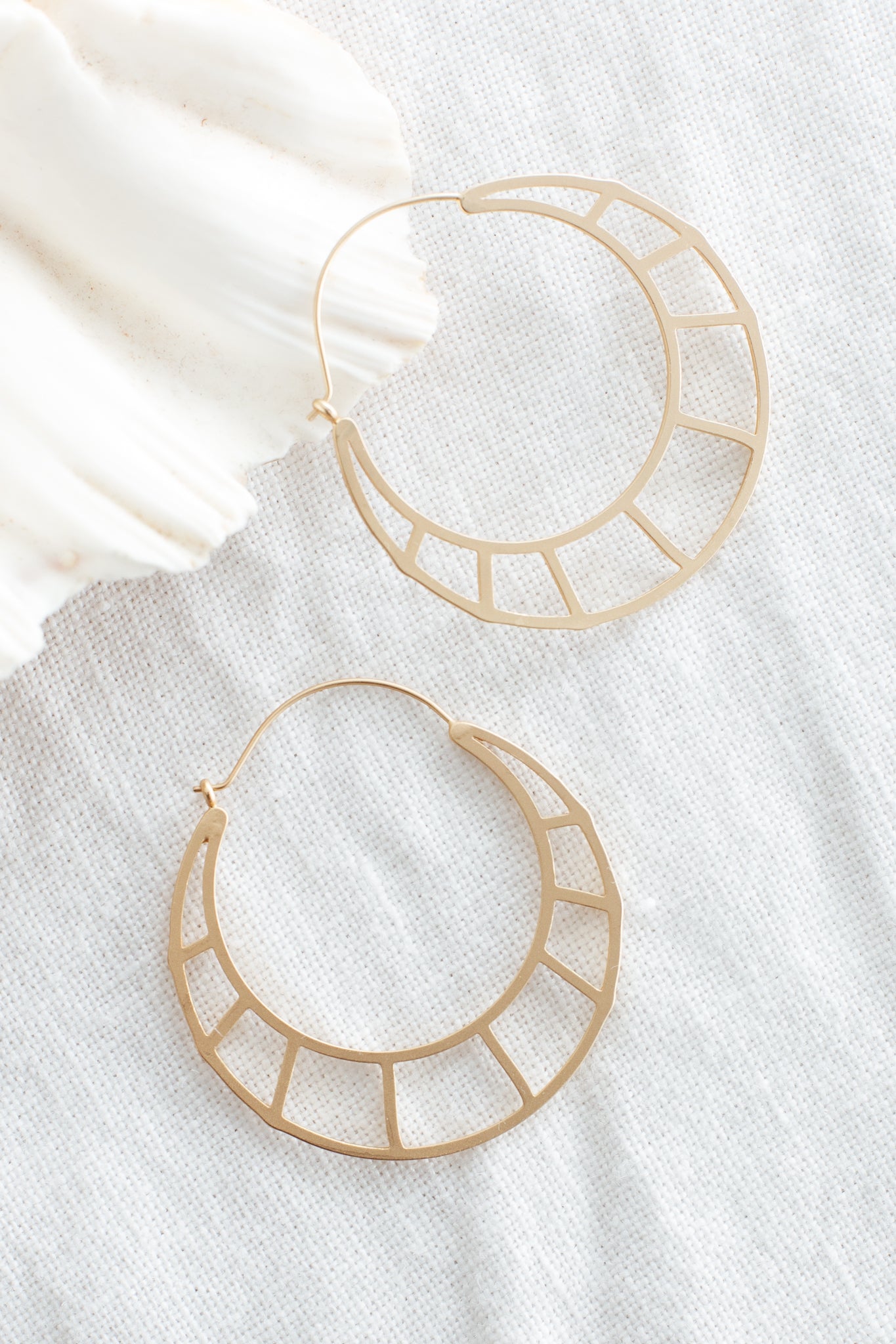 Dinah Hoop Earrings Gold by Selfie Leslie