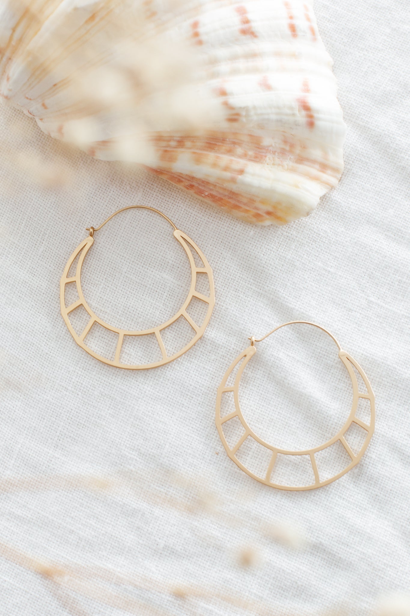 Dinah Hoop Earrings Gold by Selfie Leslie