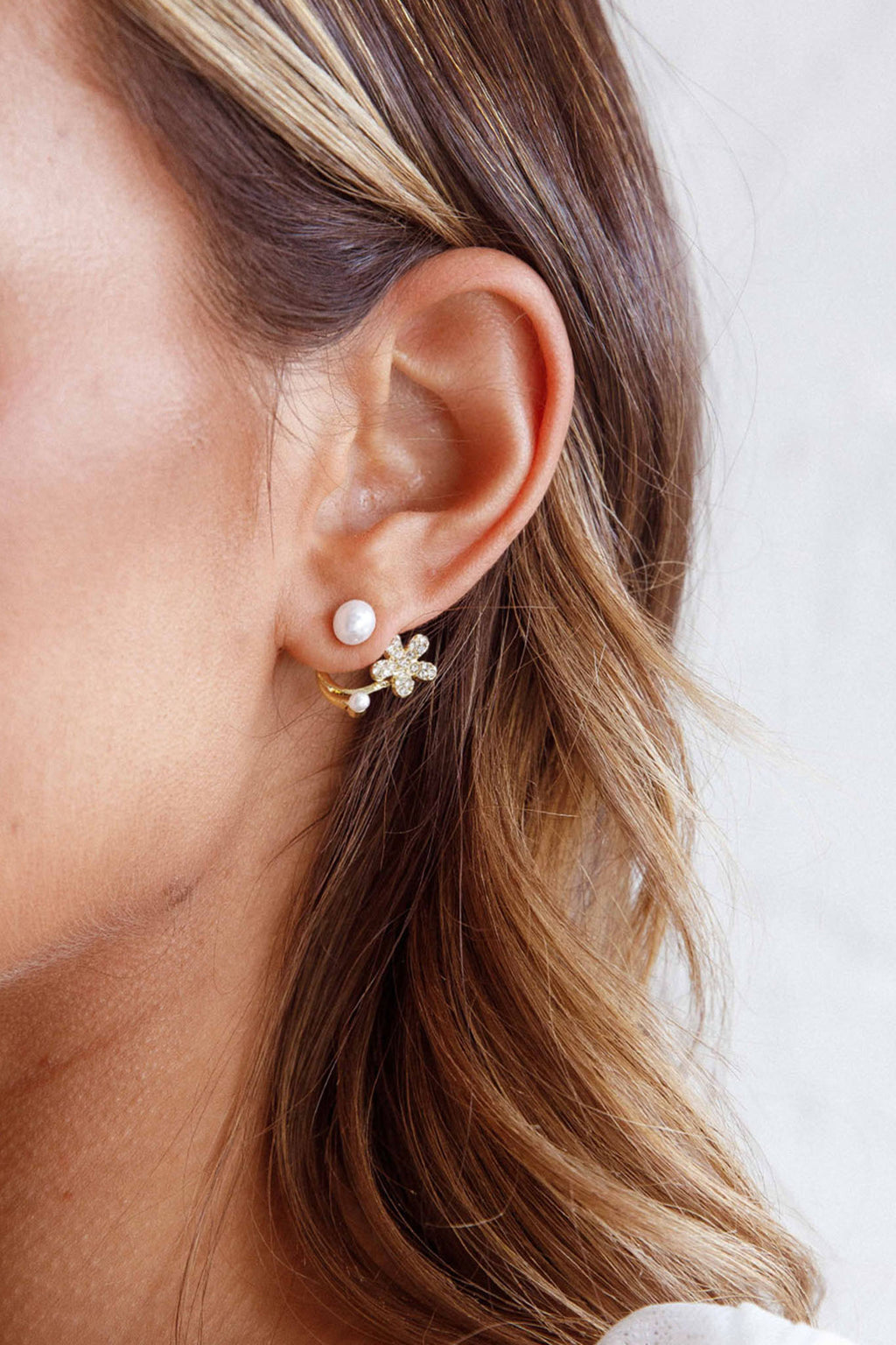 Dakota Pearl Earrings Gold by Selfie Leslie