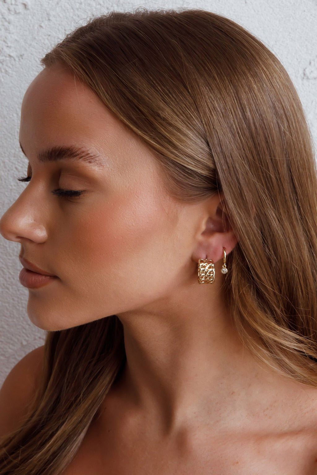 Damian Open Chain Hoop Earrings Gold by Selfie Leslie