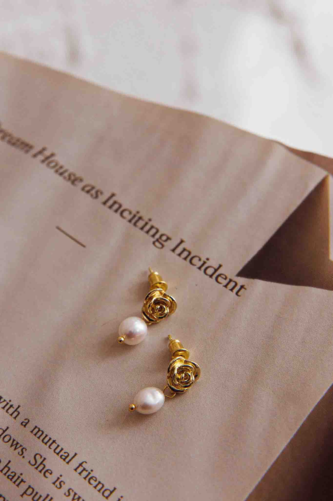 Le Jardin Flower Pearl Earrings Gold by Selfie Leslie