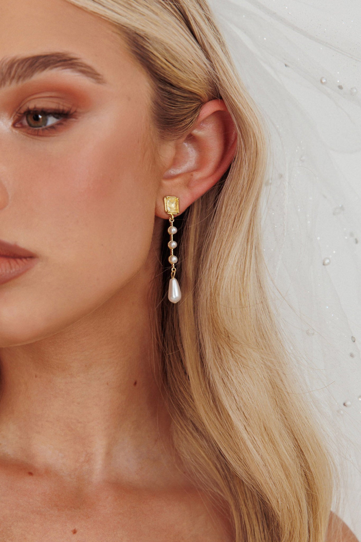 Swarovski Crystal and Pearl Drop Earrings – design-eye-gallery